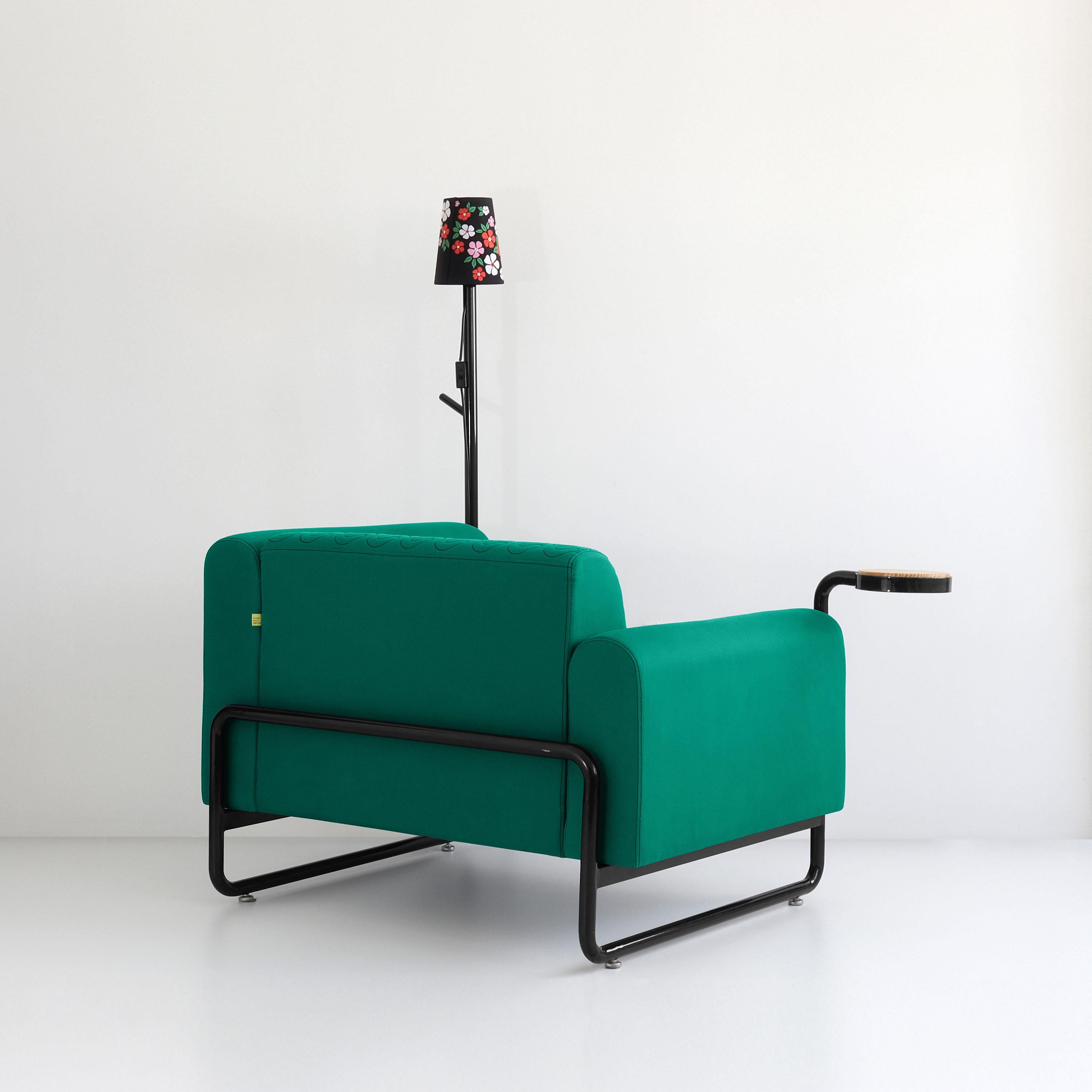 Green PK8 Armchair, Seat-Lamp Hybrid, Handmade Metal Structure by Paulo Kobylka In Good Condition For Sale In Londrina, Paraná