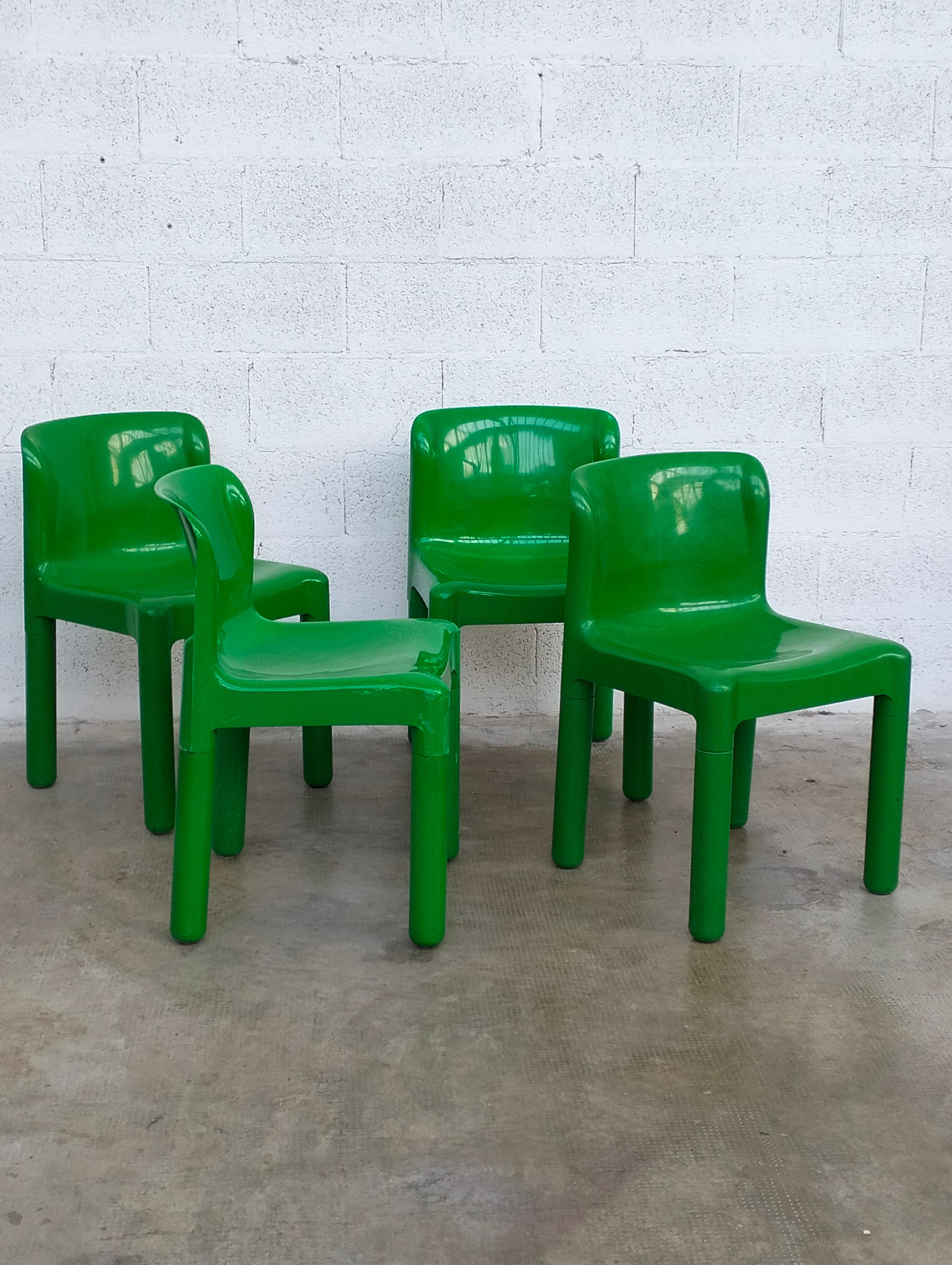 Green Plastic Chairs 4875 by Carlo Bartoli for Kartell 1970s, Set of 4 In Good Condition In Padova, IT