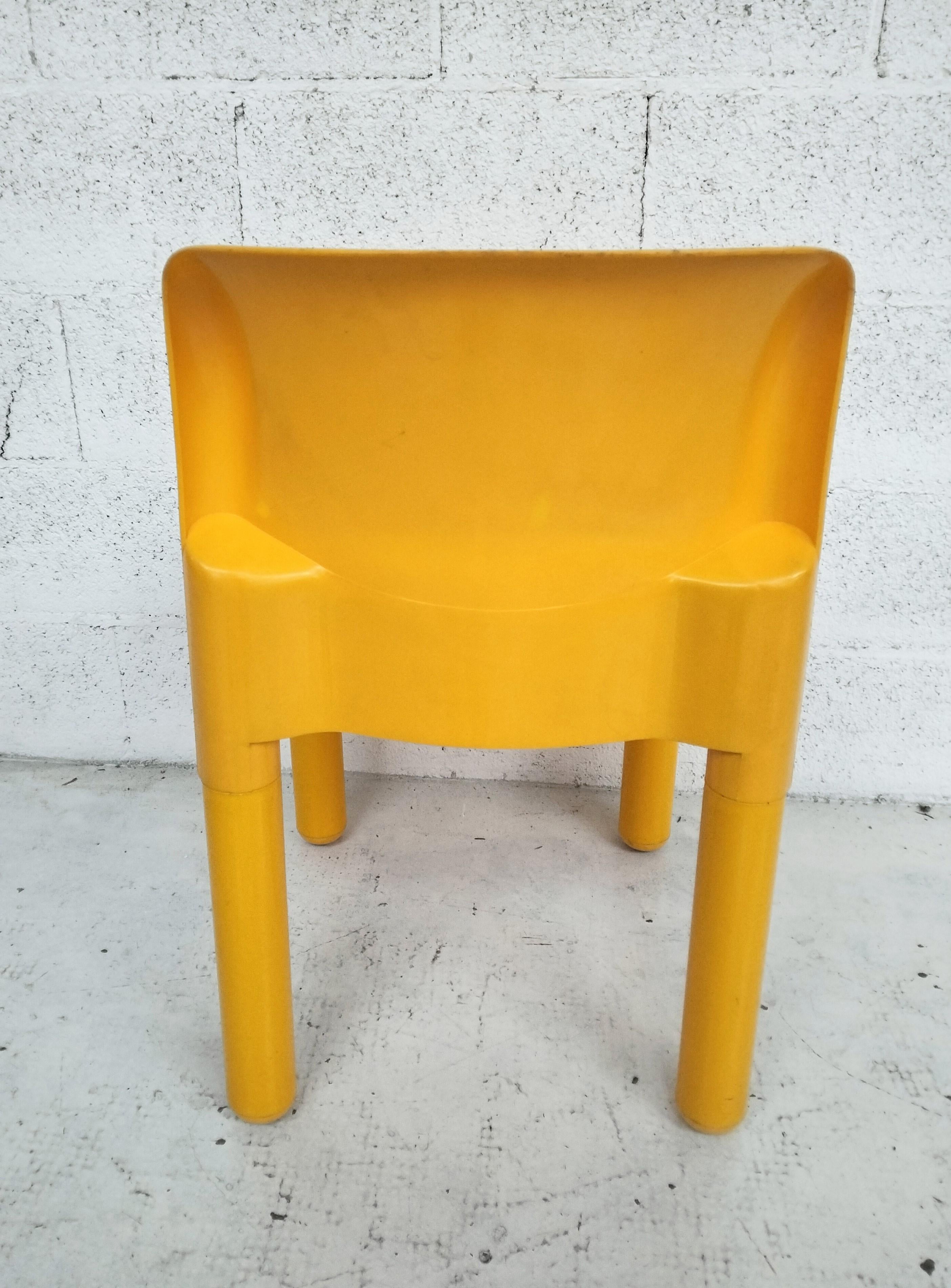 Sedie in plastica verde 4875 di Carlo Bartoli per Kartell 1970, set di 8 pezzi in vendita 3