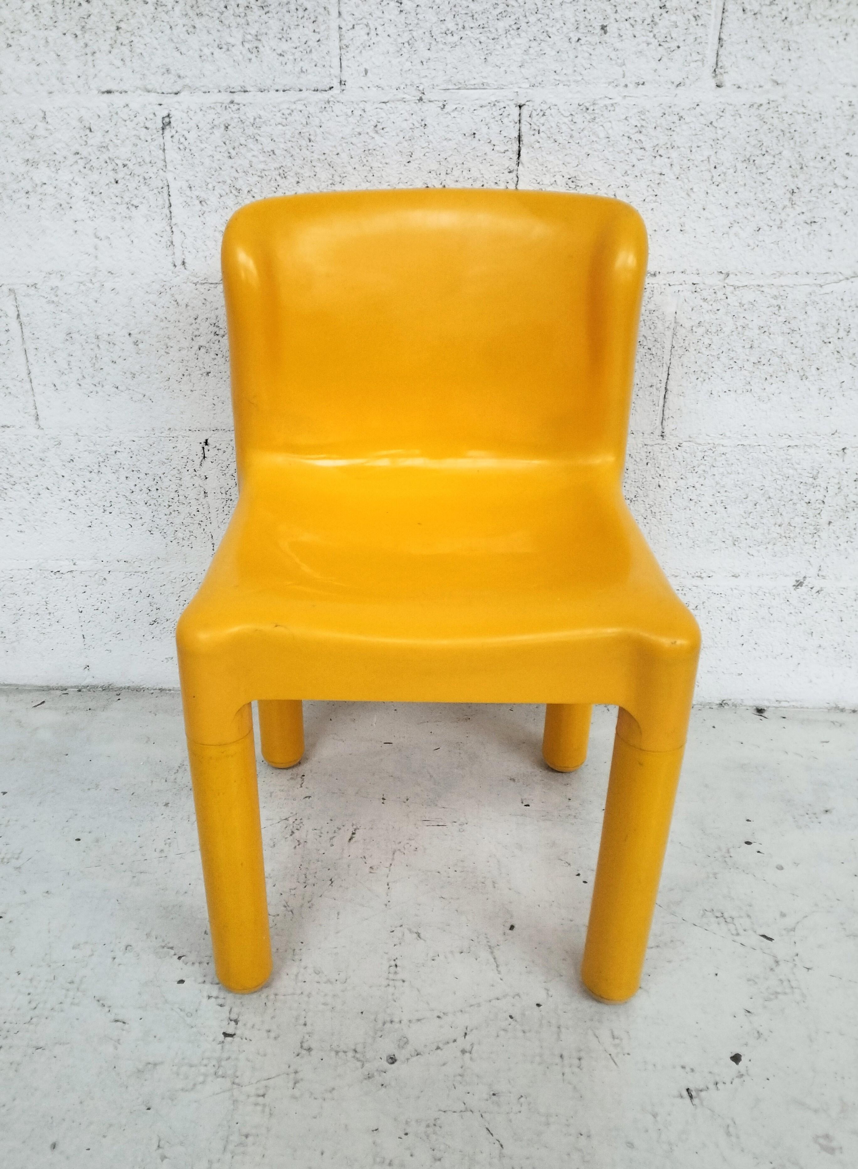 Sedie in plastica verde 4875 di Carlo Bartoli per Kartell 1970, set di 8 pezzi in vendita 4