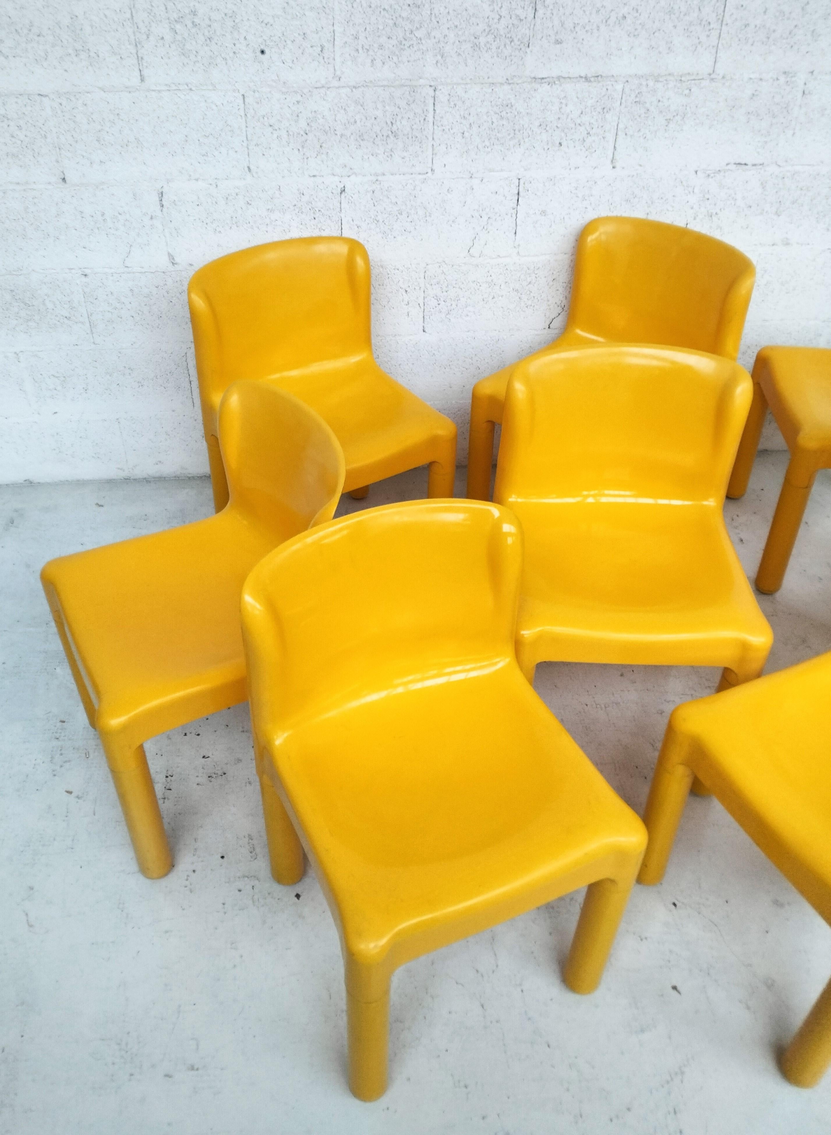 Green Plastic Chairs 4875 by Carlo Bartoli for Kartell 1970s, Set of 8 In Good Condition For Sale In Padova, IT