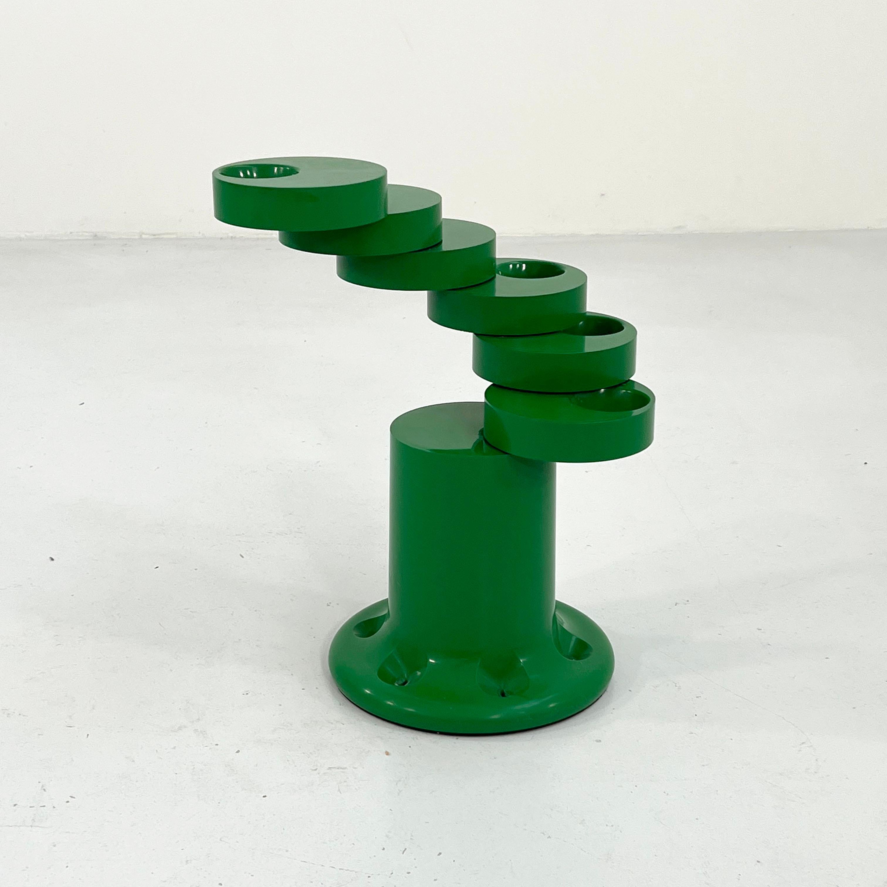 Designer - Giancarlo Piretti
Producer - Anonima Castelli
Model - Pluvium Umbrella Stand
Design Period - Seventies
Measurements - Width 30 cm x Depth 30 cm x Height 50 cm
Materials - Metal, Plastic
Color - Green
Light consistent with age and use. One