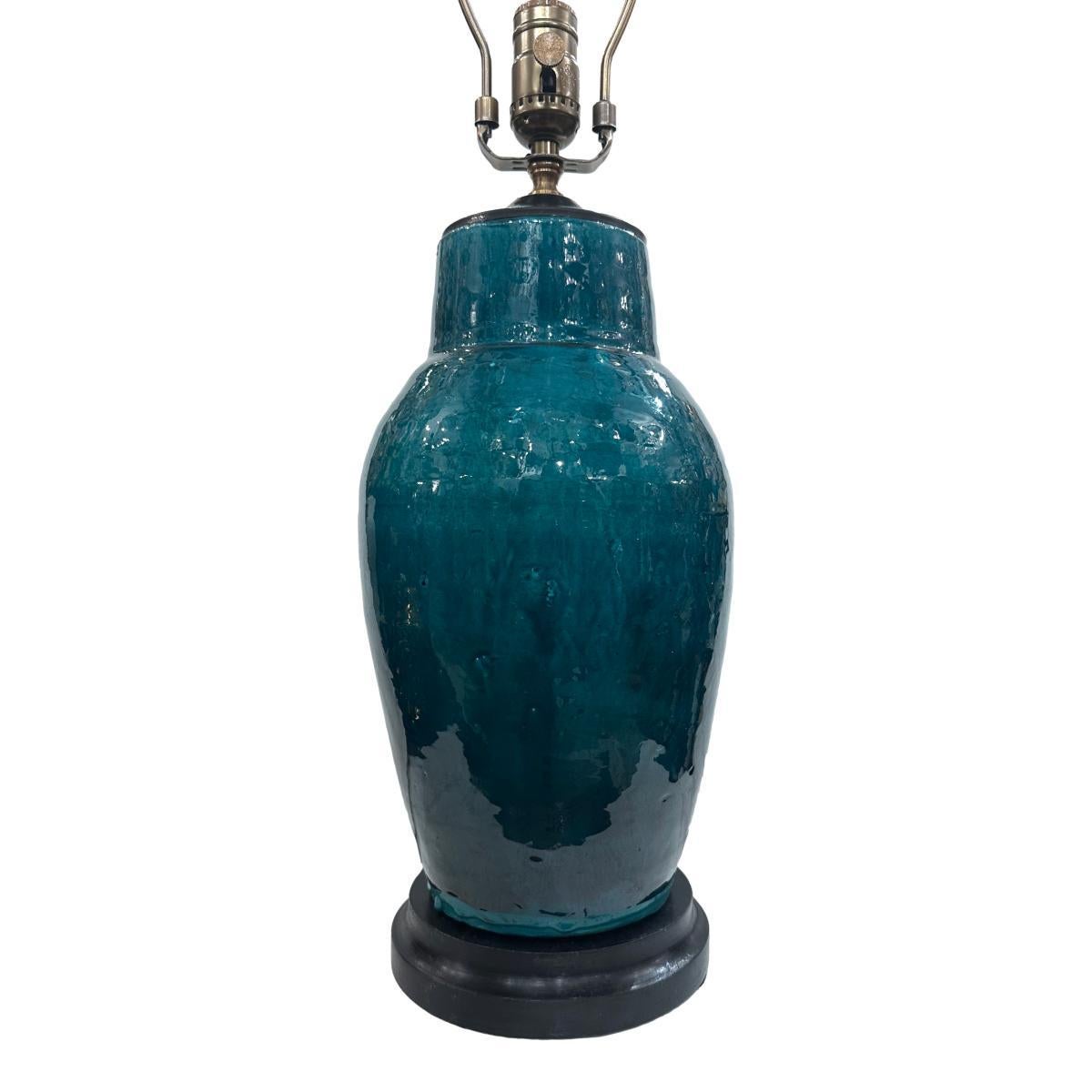 italien Lampe de table en porcelaine verte en vente
