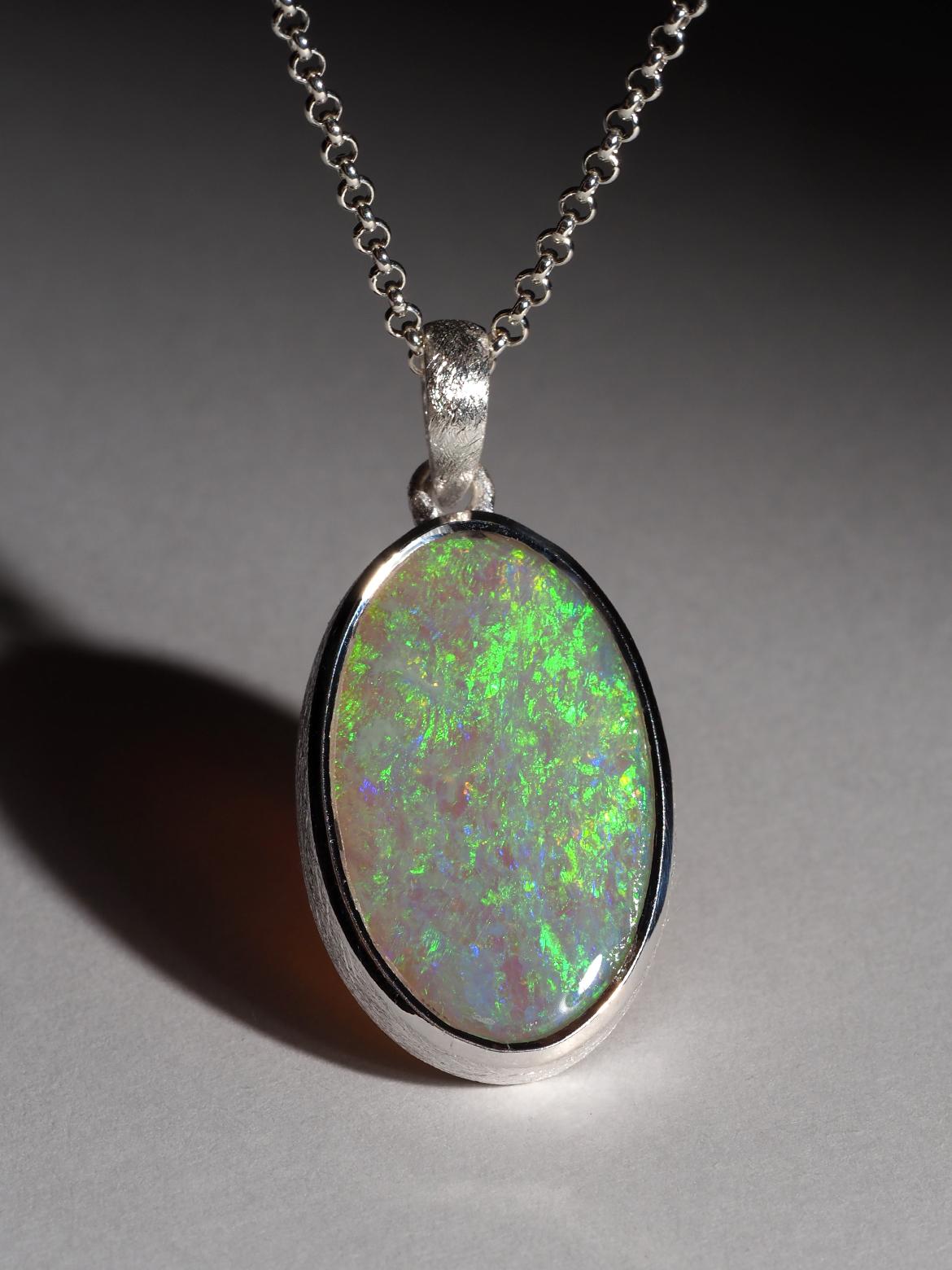 Artisan Collier d'opales australiennes précieuses vertes en vente