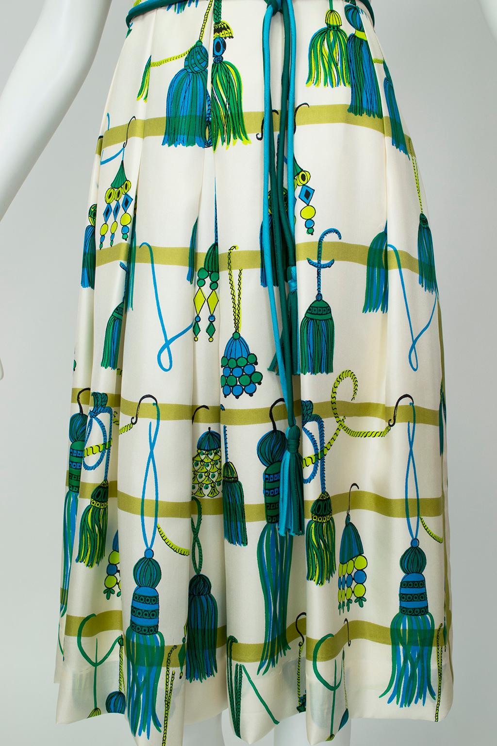 Green Printed Silk Christmas Ornament Cocktail Dress with Tassel Belt - M, 1960s In Excellent Condition For Sale In Tucson, AZ