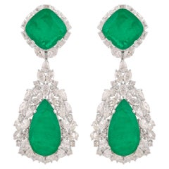 Grüne, bearbeitete Edelstein-Ohrringe mit Diamanten aus 18 Karat Weißgold