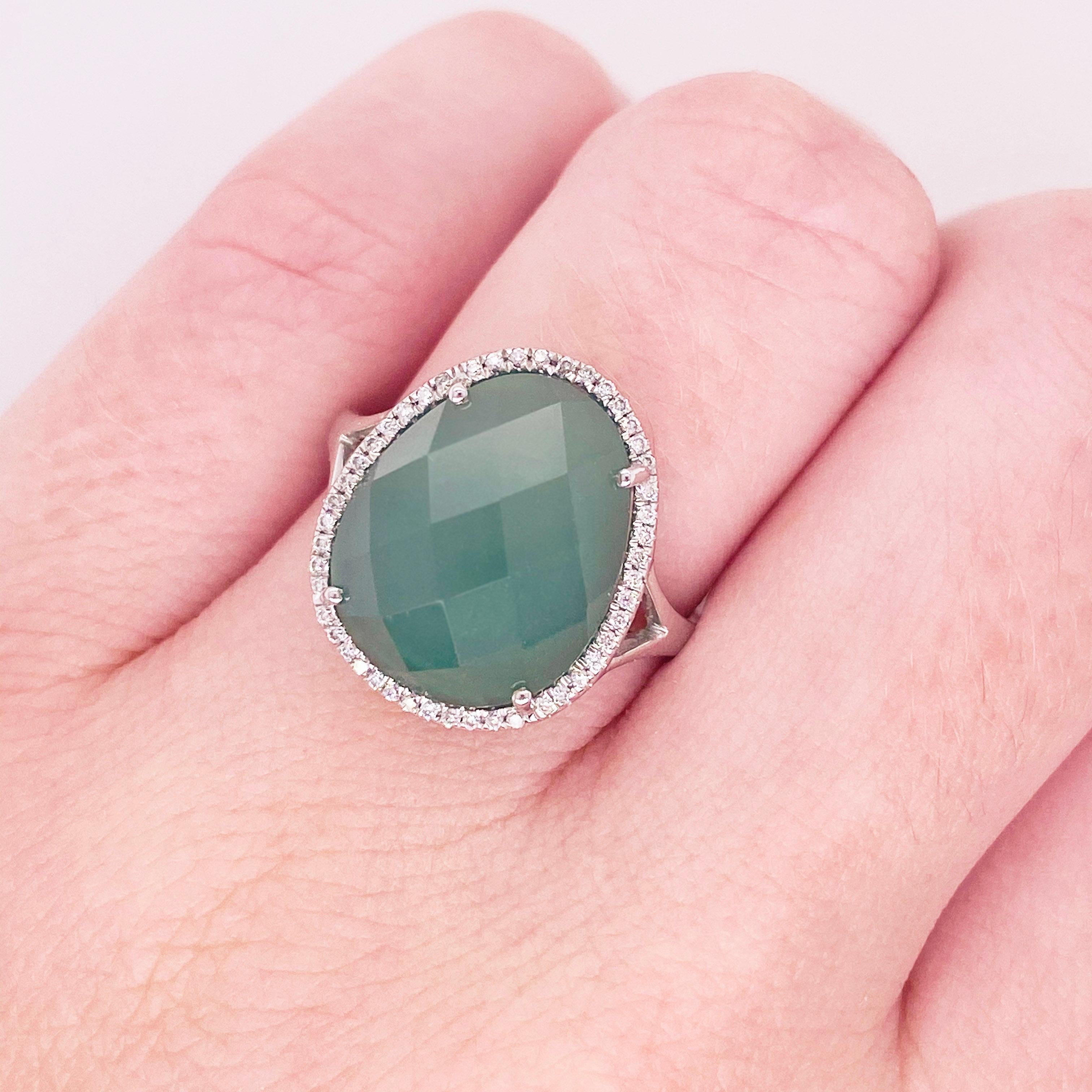 This stunning green quartz surrounded by beautiful white diamonds provides a look that is both very modern and very classic at the same time. Bombe rings are the hottest thing in jewelry fashion, and can be seen gracing the fingers of countless