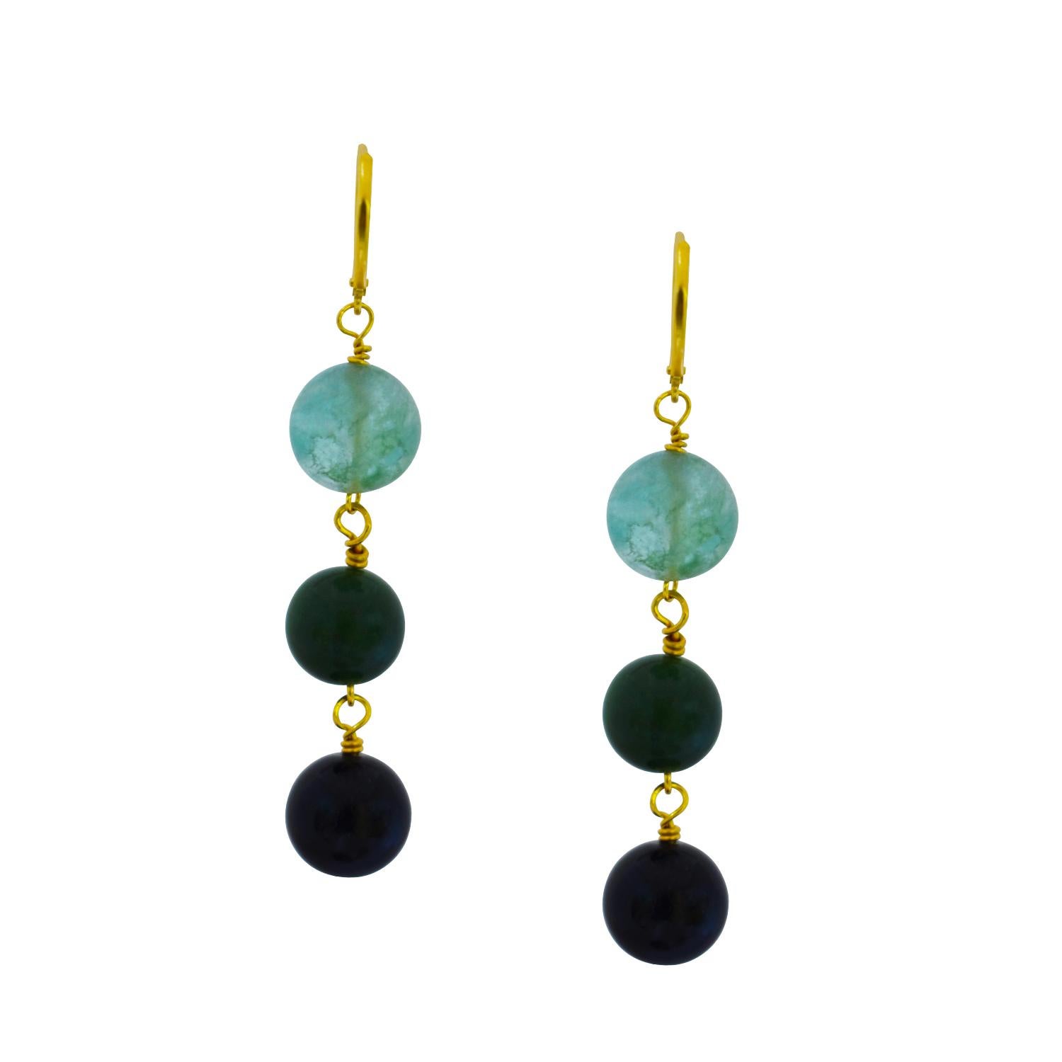 Green Quartz, Green Agate and Black Onyx Yellow Gold Earrings In New Condition For Sale In London, GB