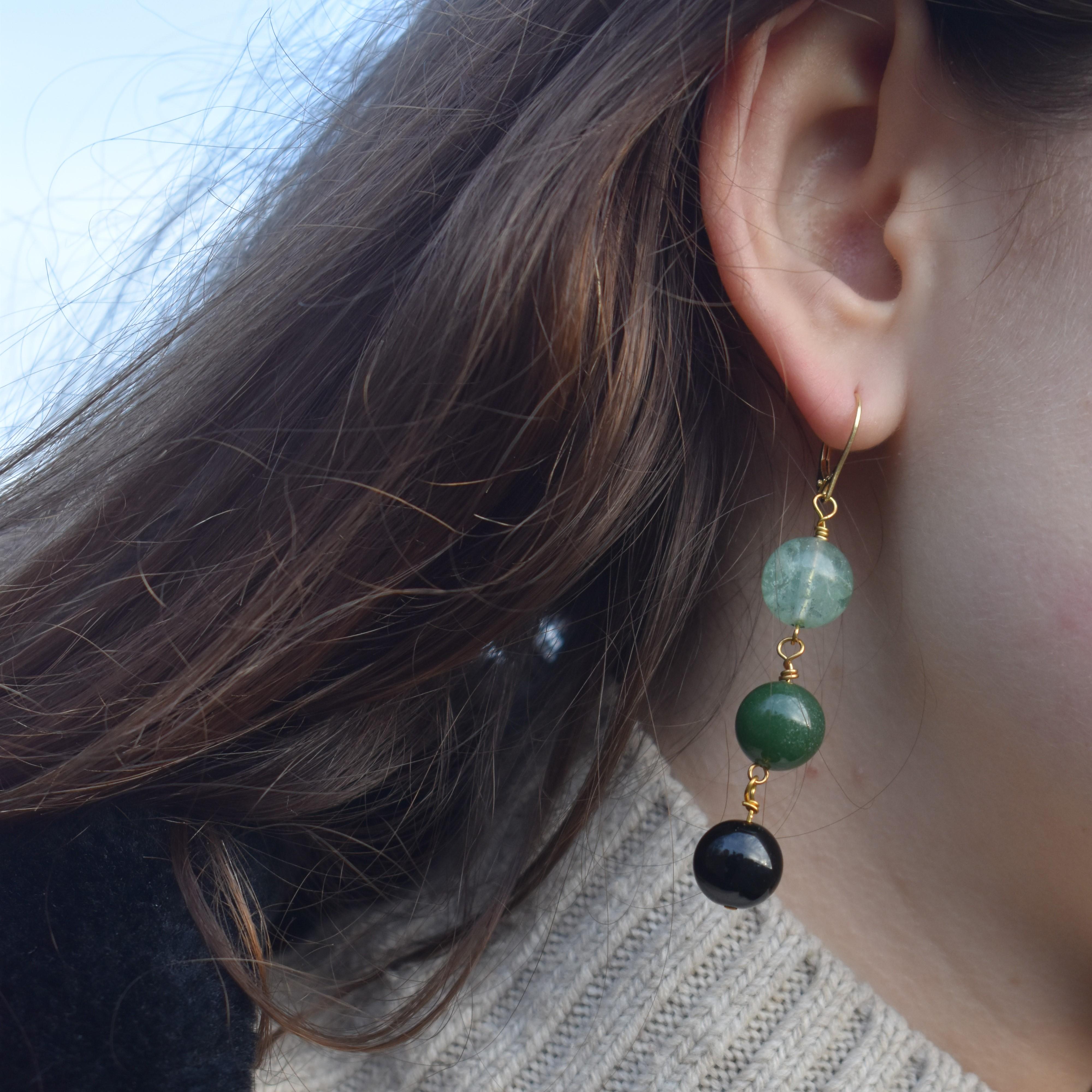 Green Quartz, Green Agate and Black Onyx Yellow Gold Earrings For Sale 1