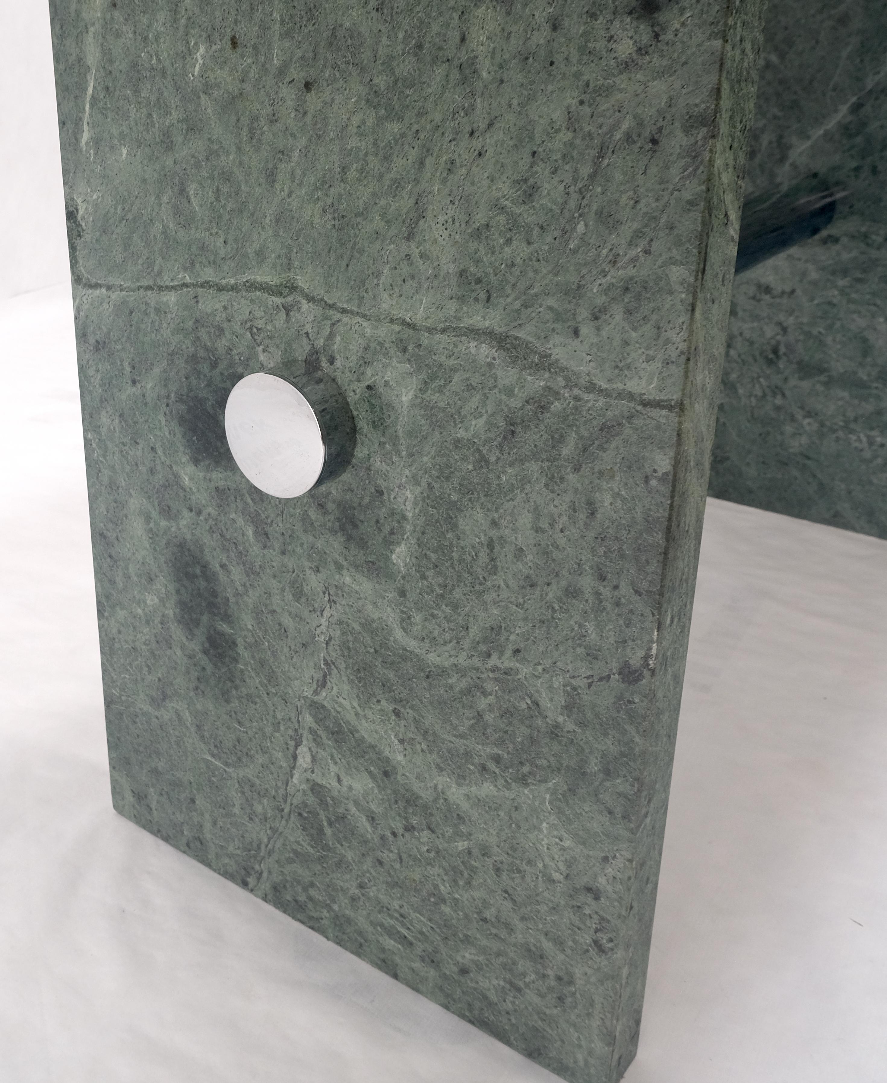 Grüner rechteckiger Esstisch mit Marmorplatte und zylinderförmigem Stretcher-Sockel MINT! (Moderne der Mitte des Jahrhunderts) im Angebot