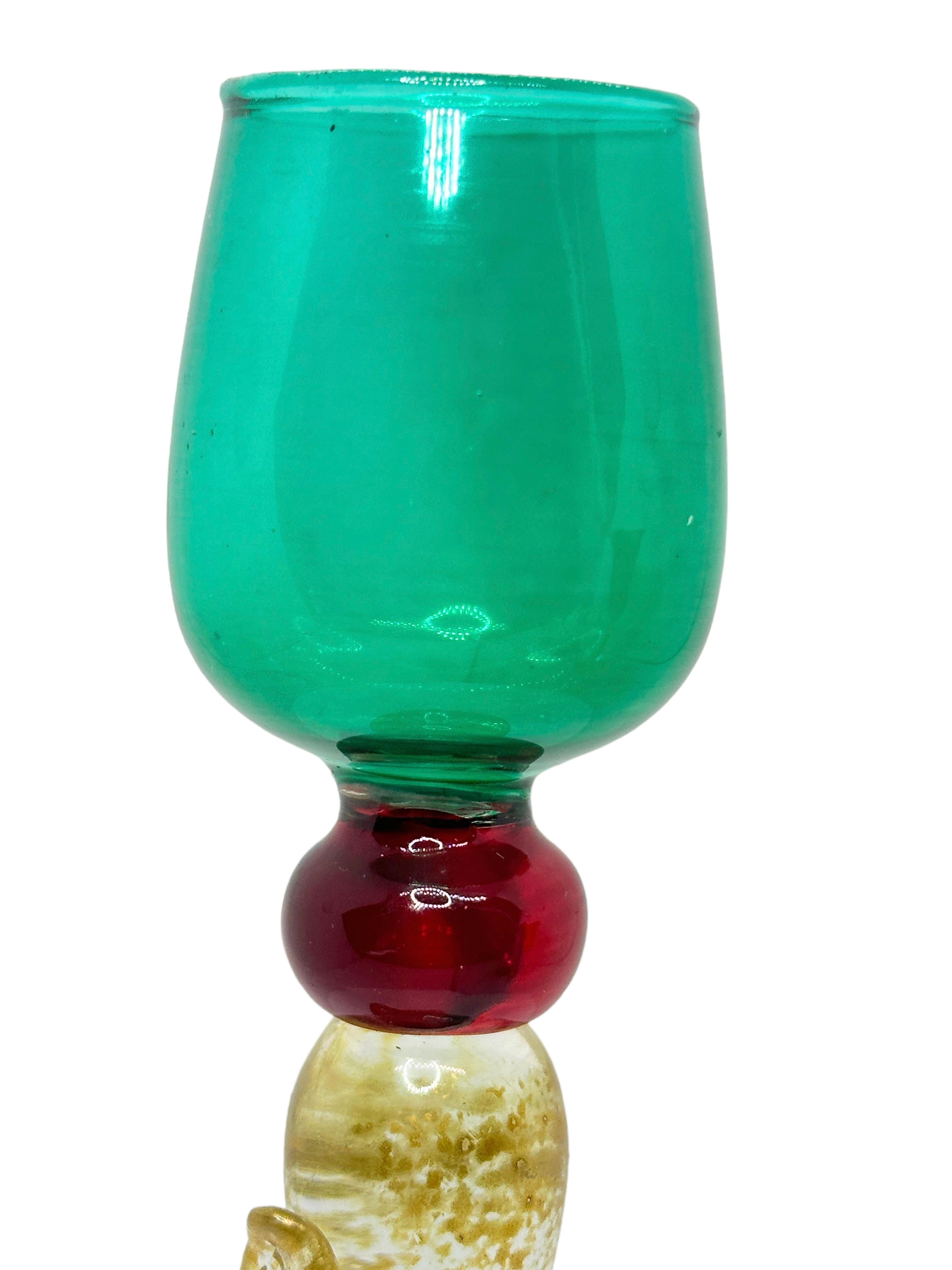 Green Red Gold Stardust Salviati Murano Glass Liqueur Goblet, Vintage Italy  In Good Condition For Sale In Nuernberg, DE