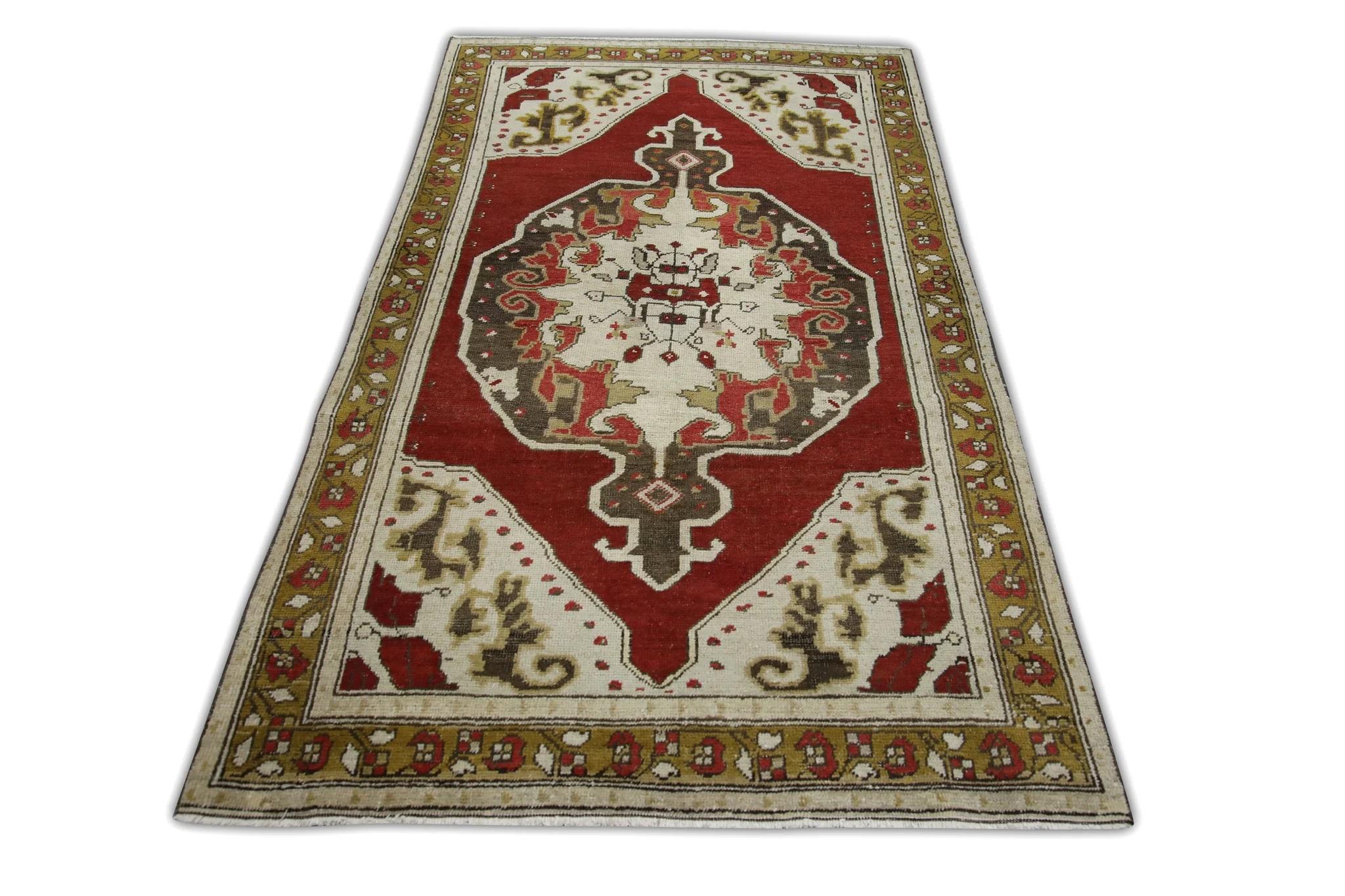 Türkischer Vintage-Teppich in Grün & Rot, 4' x 7' (Mitte des 20. Jahrhunderts) im Angebot