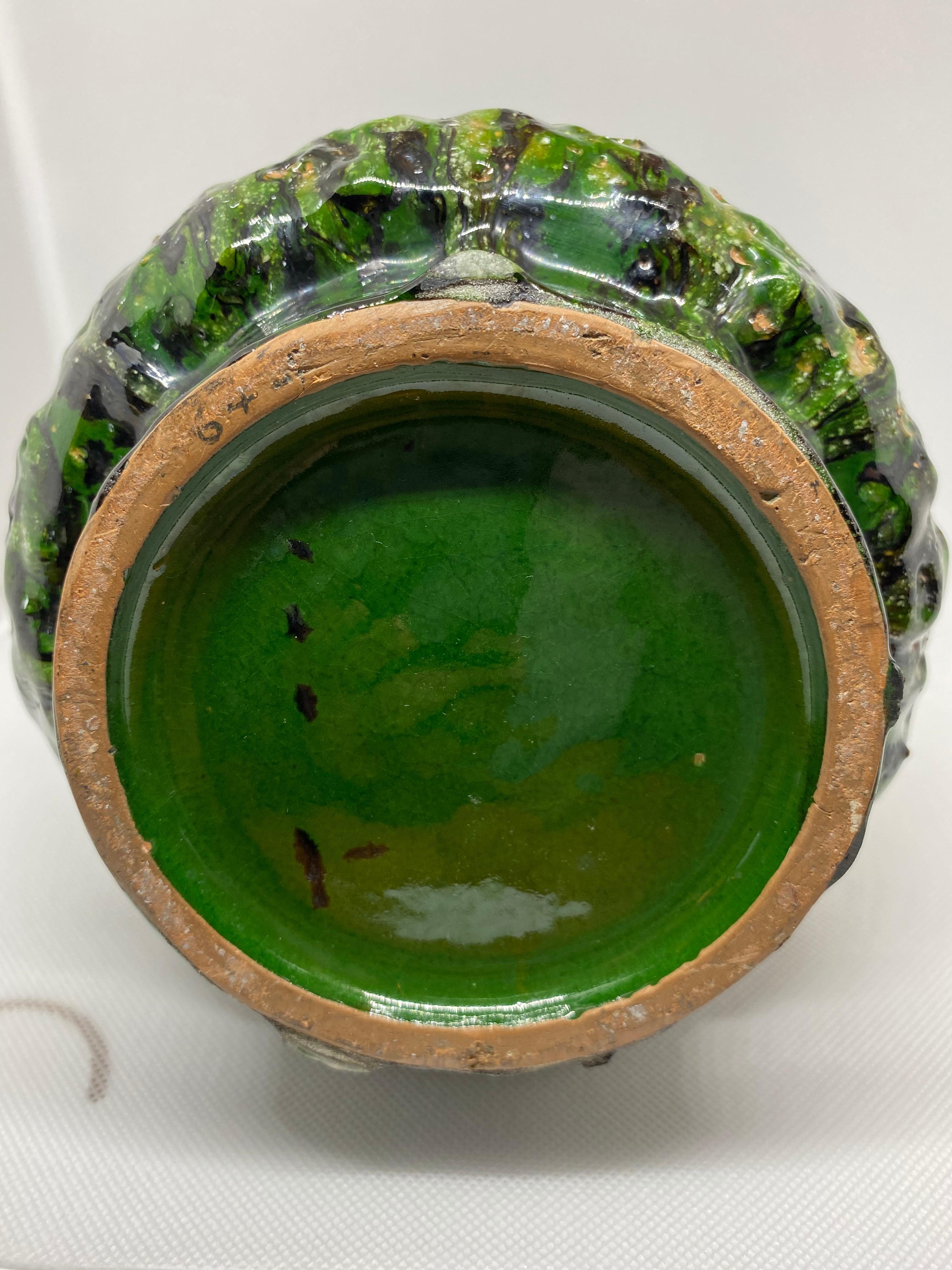 Green Salt Glazed Studio Pottery Vase, American, 1960s In Good Condition In Kensington, MD