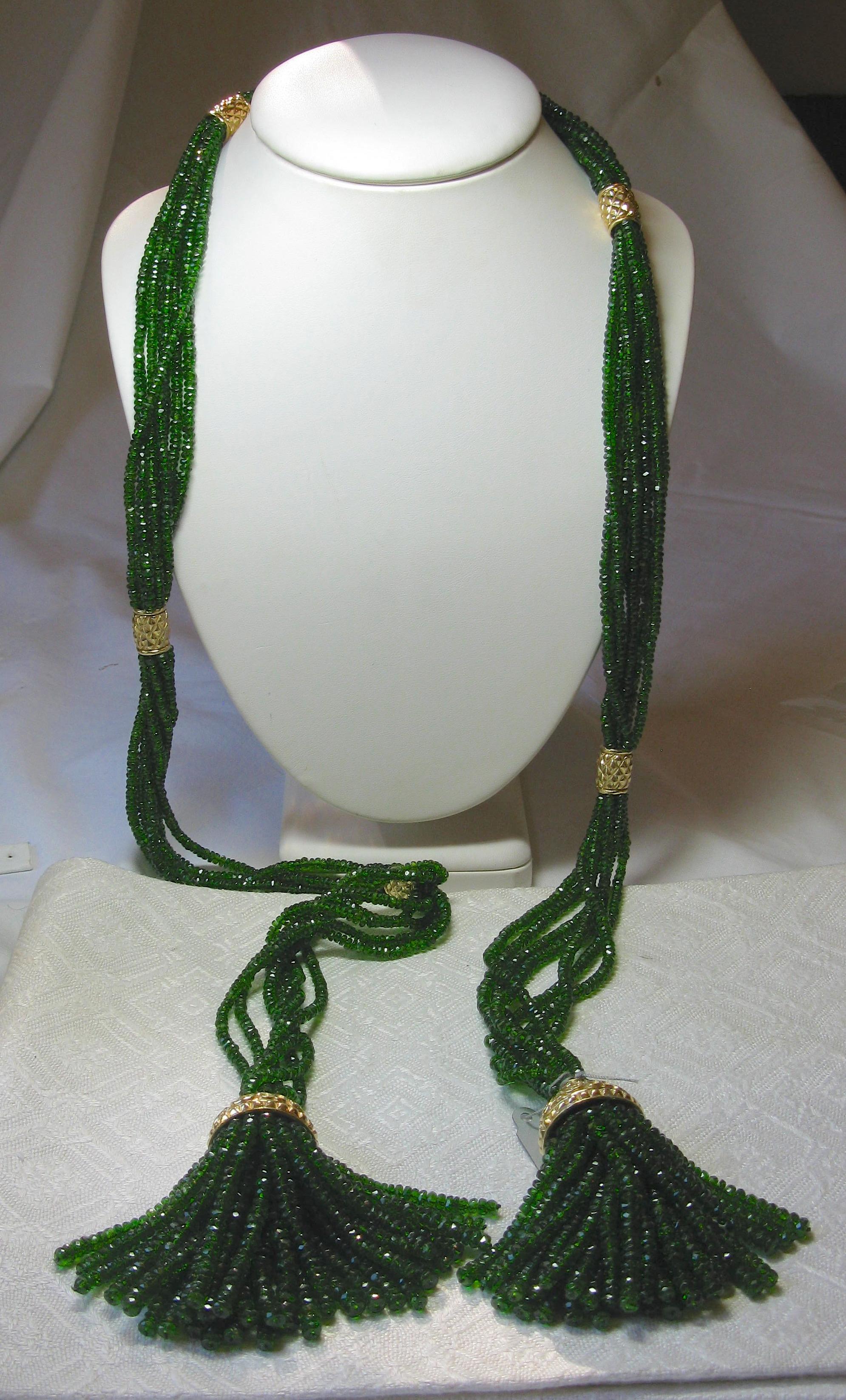 Green Sapphire 14 Karat Gold Tassel Necklace 44 Inches Long Lariat In Excellent Condition In New York, NY