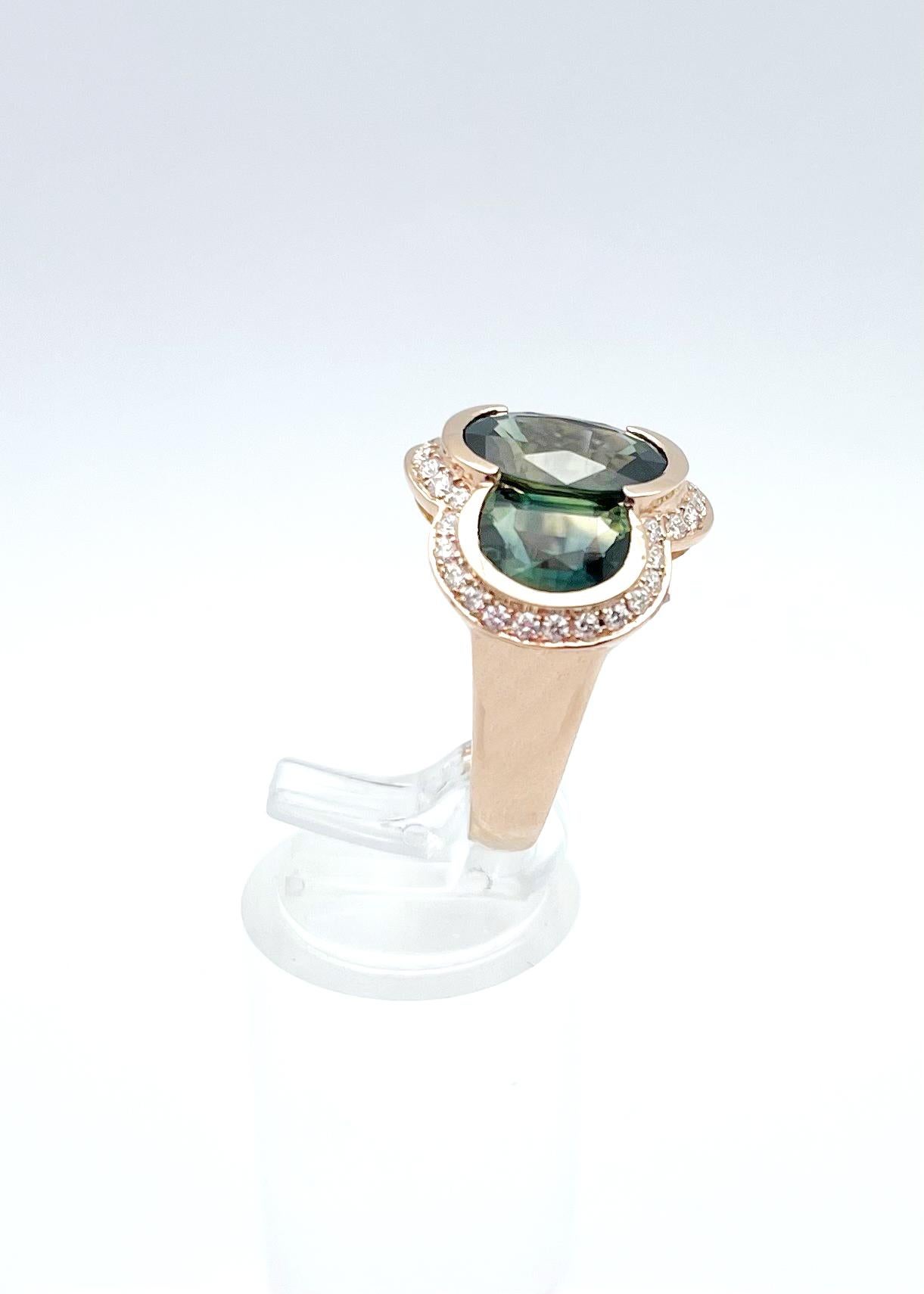 Anello con zaffiro verde e diamanti incastonati in oro rosa 18 carati in vendita 5