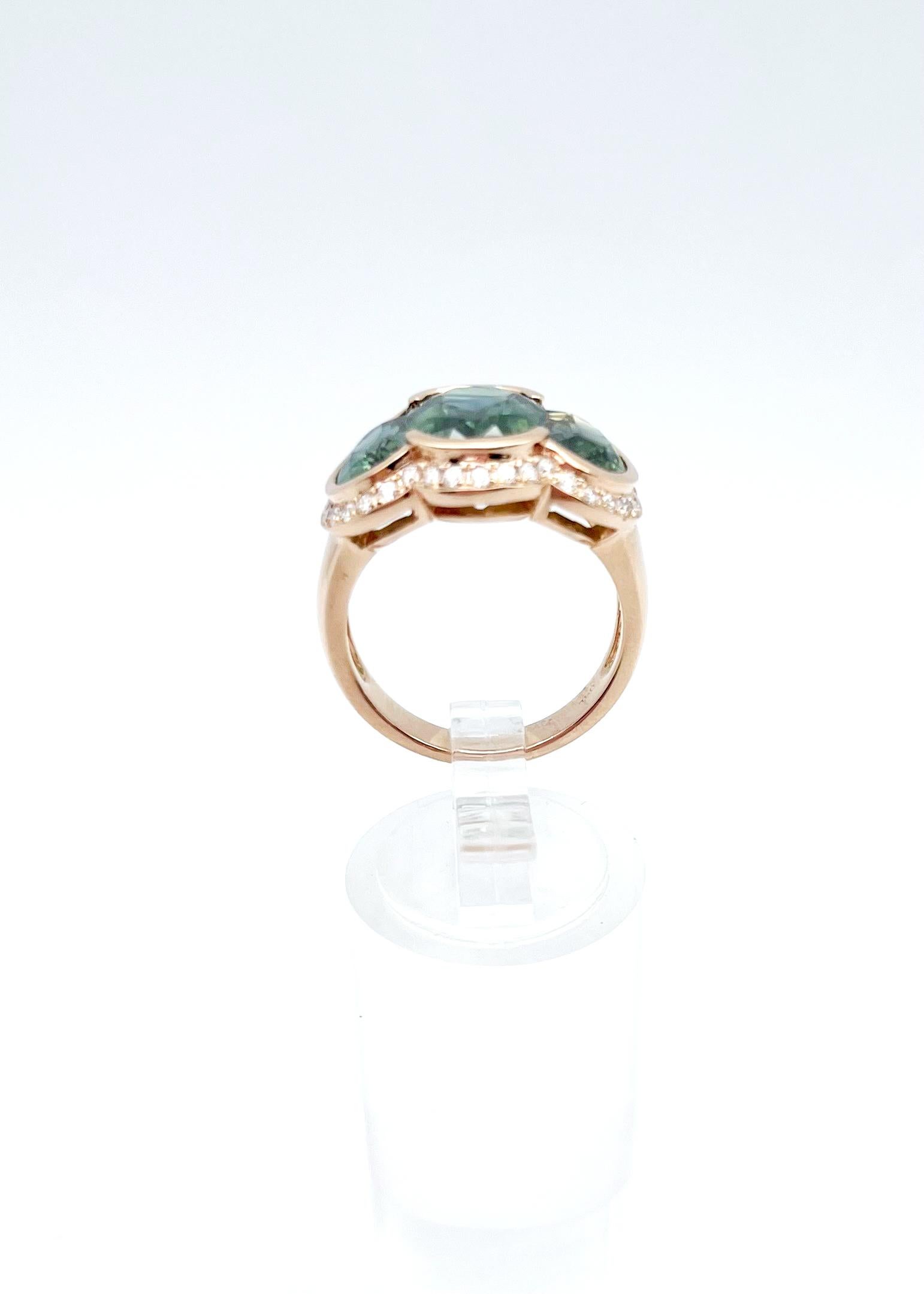 Anello con zaffiro verde e diamanti incastonati in oro rosa 18 carati in vendita 6