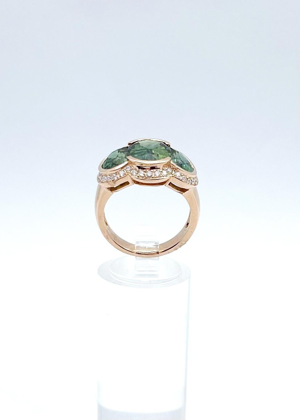 Anello con zaffiro verde e diamanti incastonati in oro rosa 18 carati in vendita 7