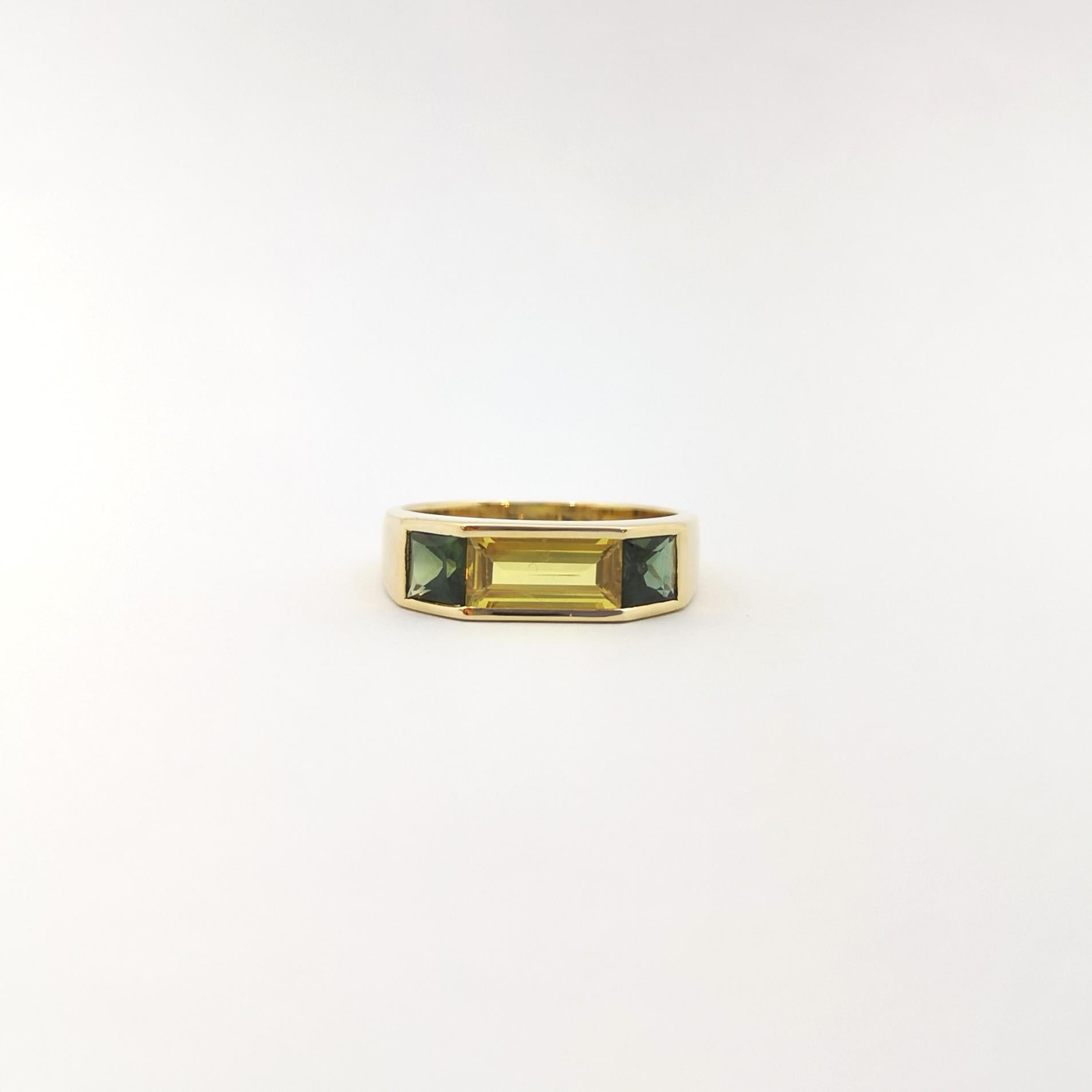 Green Sapphire and Yellow Sapphire Ring set in 18K Gold Settings For Sale 4