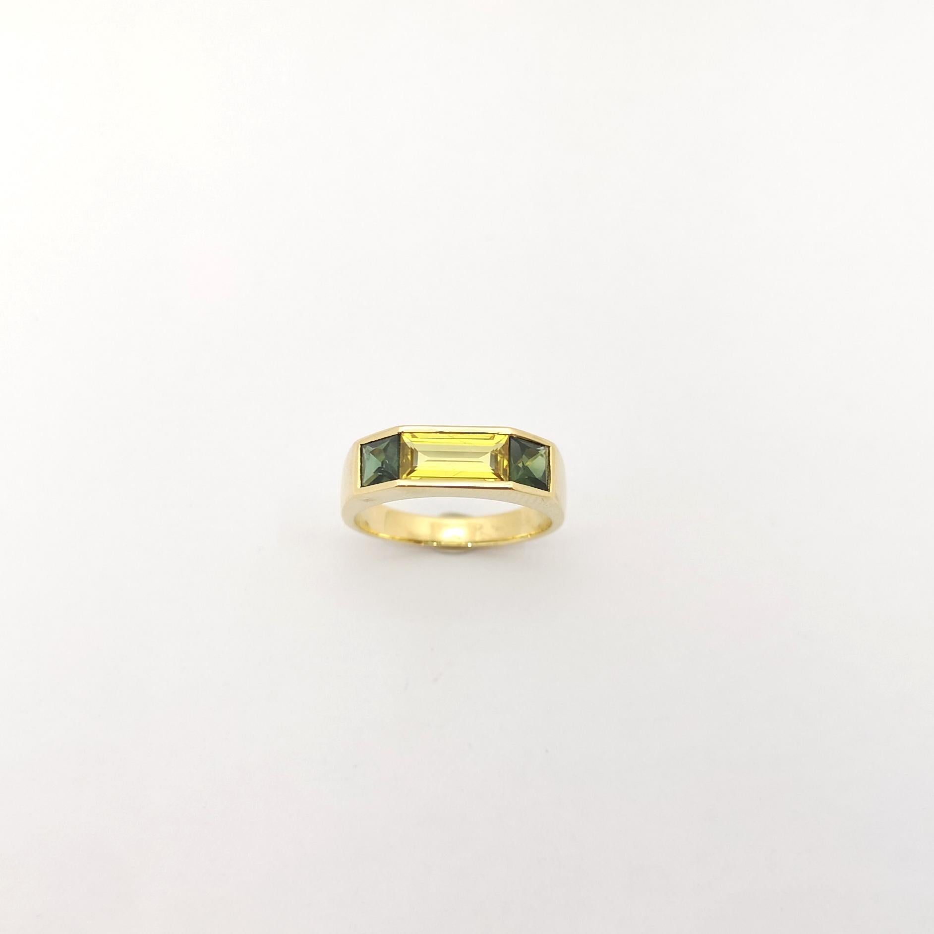 Green Sapphire and Yellow Sapphire Ring set in 18K Gold Settings For Sale 1