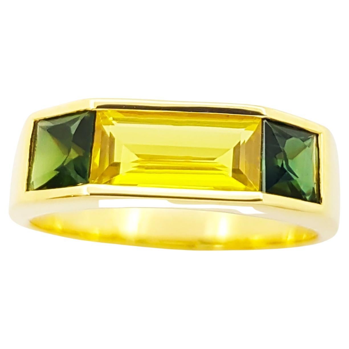 Green Sapphire and Yellow Sapphire Ring set in 18K Gold Settings For Sale