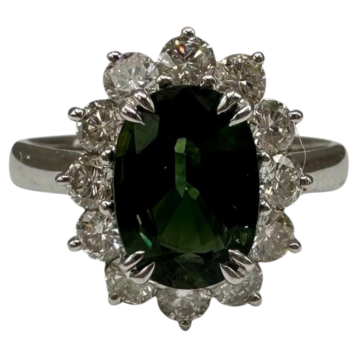 Anello con zaffiro verde e diamanti in platino, 2,82 carati in totale, forma ovale, PT950, misura 6