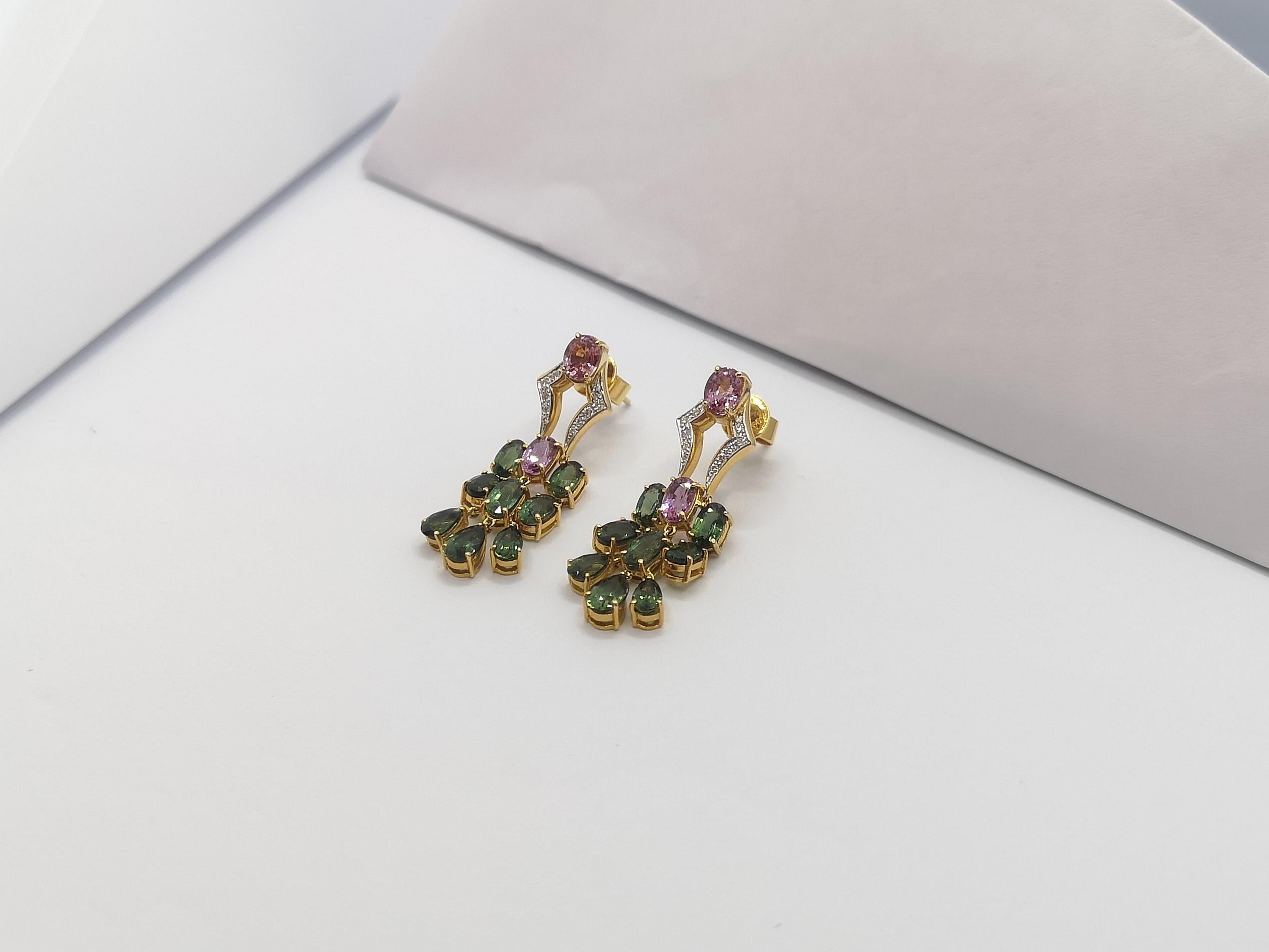 Green Sapphire, Pink Sapphire and Diamond Earrings Set in 18 Karat Gold Setting In New Condition For Sale In Bangkok, TH