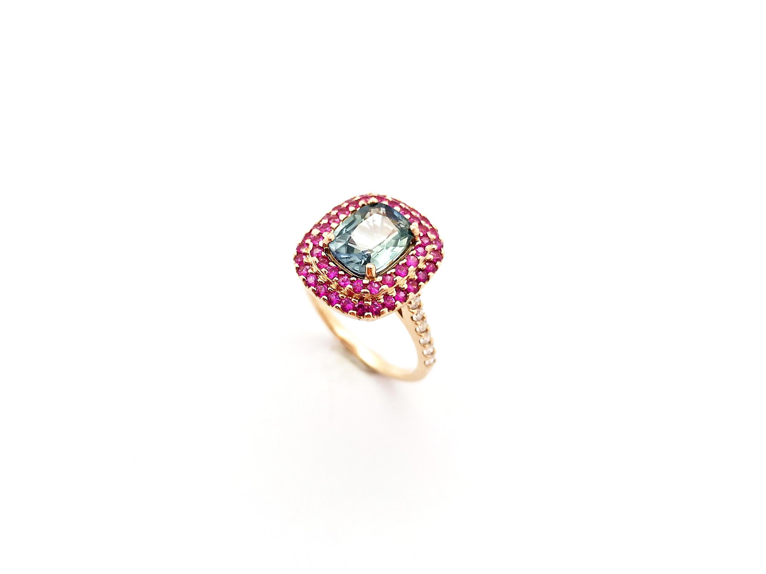 Green Sapphire, Pink Sapphire and Diamond Ring set in 18K Rose Gold Settings For Sale 13