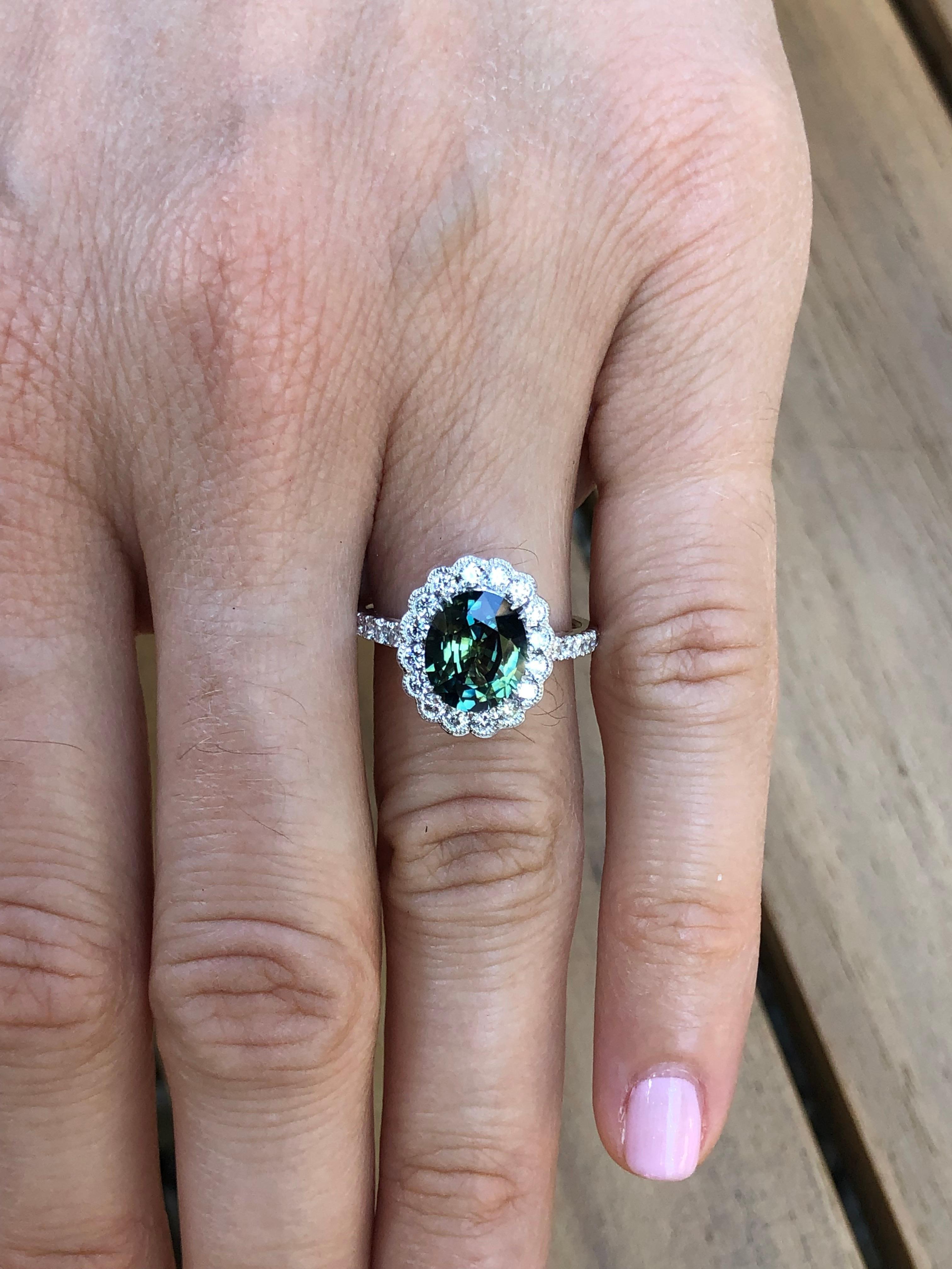Green Sapphire Ring 2.80 Carat Oval In New Condition In Beverly Hills, CA