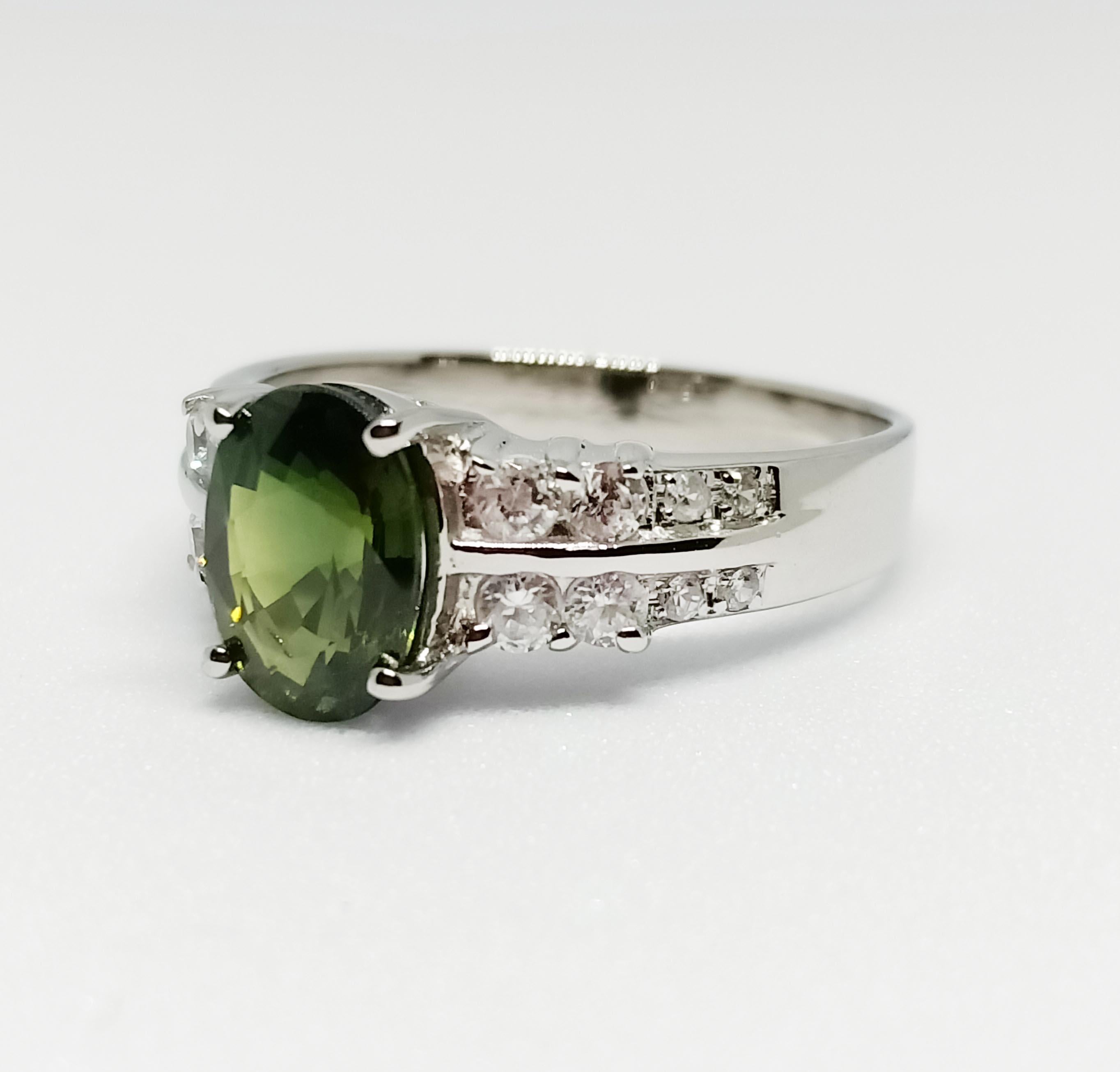 Classical Roman Green sapphire Only Heated 1.65cts 18WG plated over sterling silver For Sale