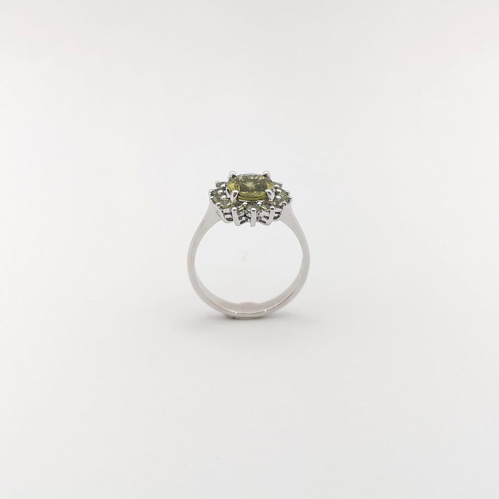 Green Sapphire Ring set in 14K White Gold Settings For Sale 7