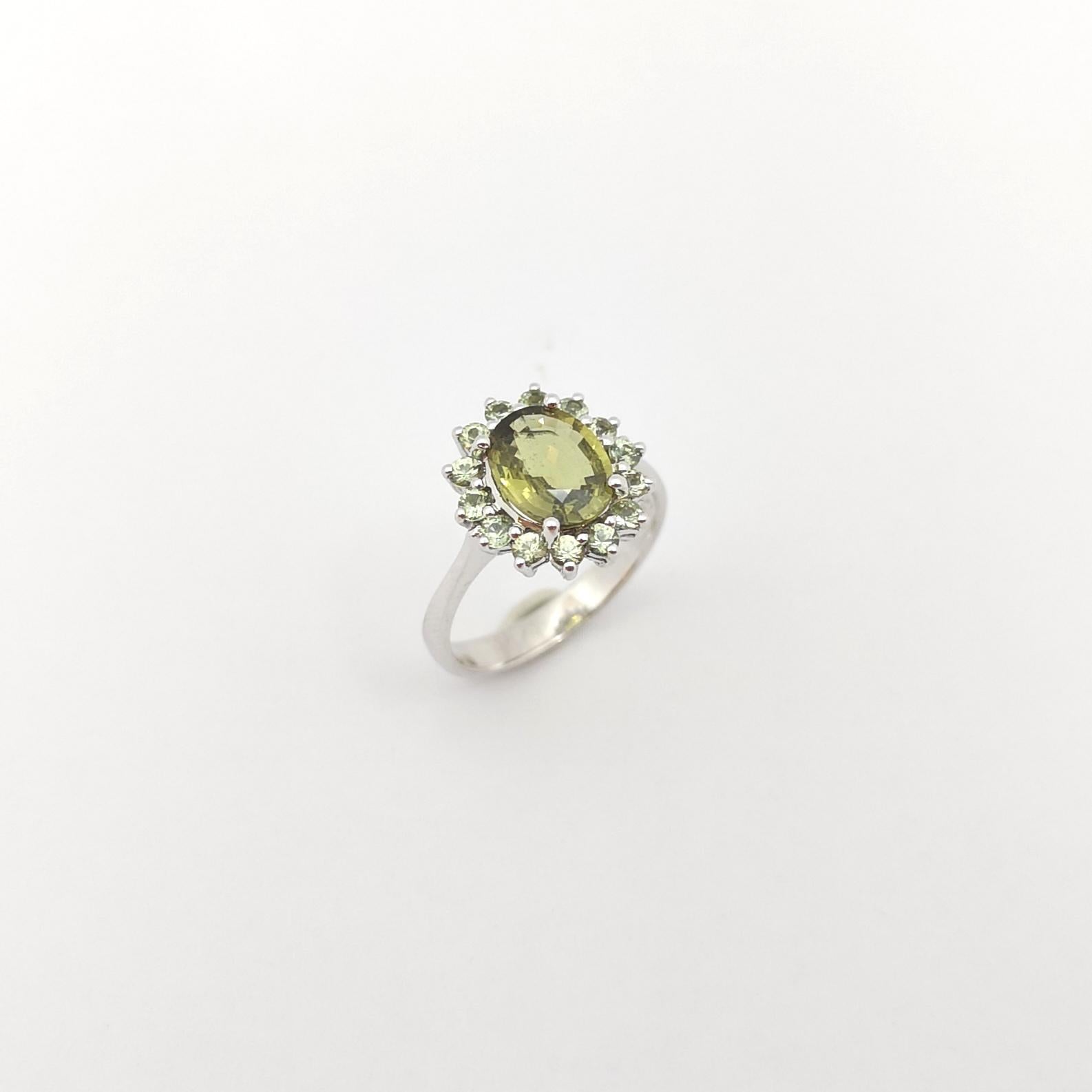 Green Sapphire Ring set in 14K White Gold Settings For Sale 9
