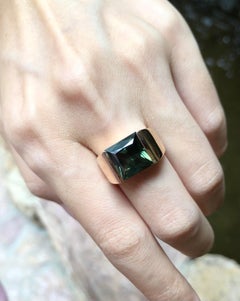 Green Sapphire Ring Set in 18 Karat Rose Gold Settings