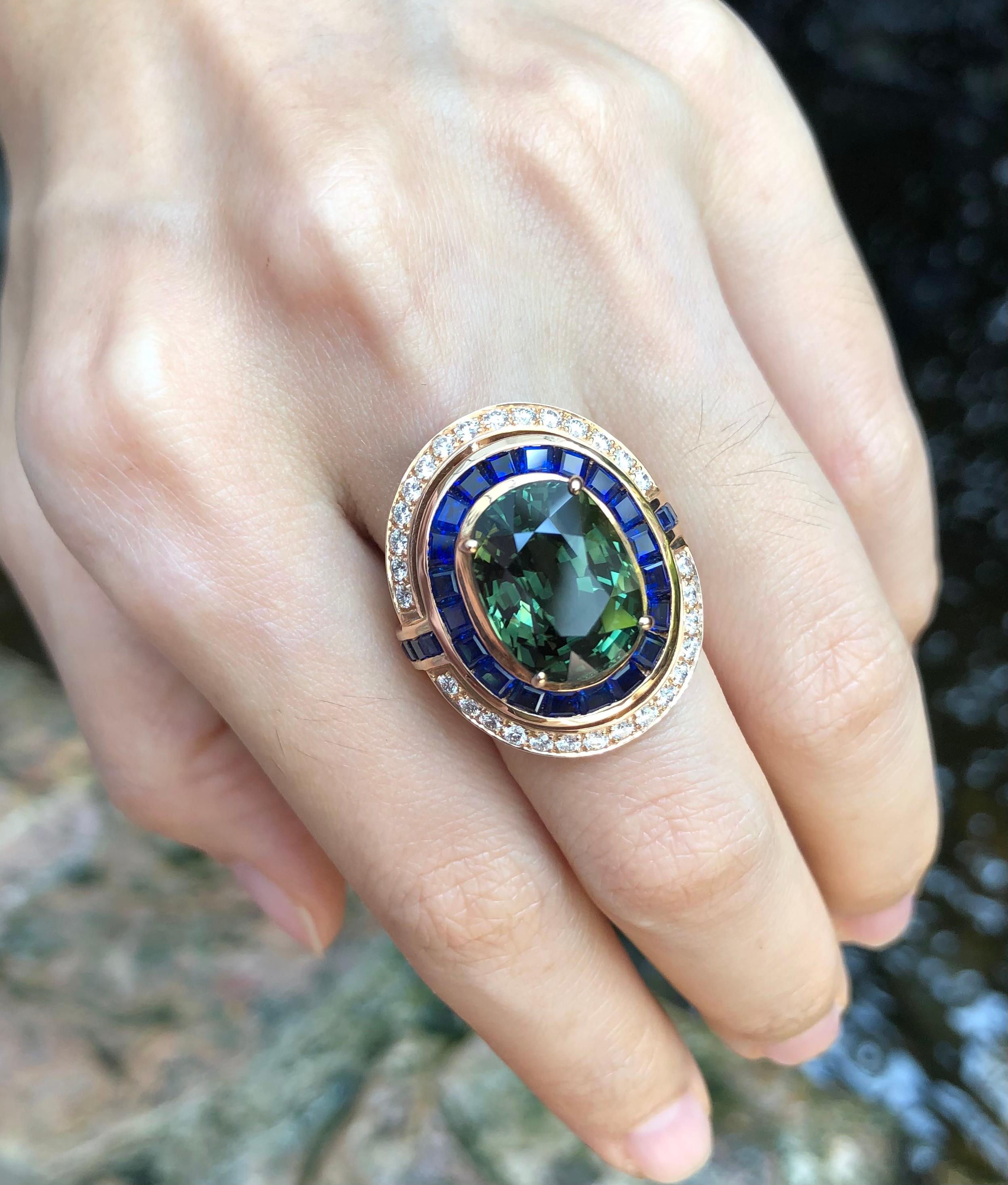 Contemporary Green Sapphire with Blue Sapphire and Diamond Ring Set in 18 Karat Rose Gold For Sale