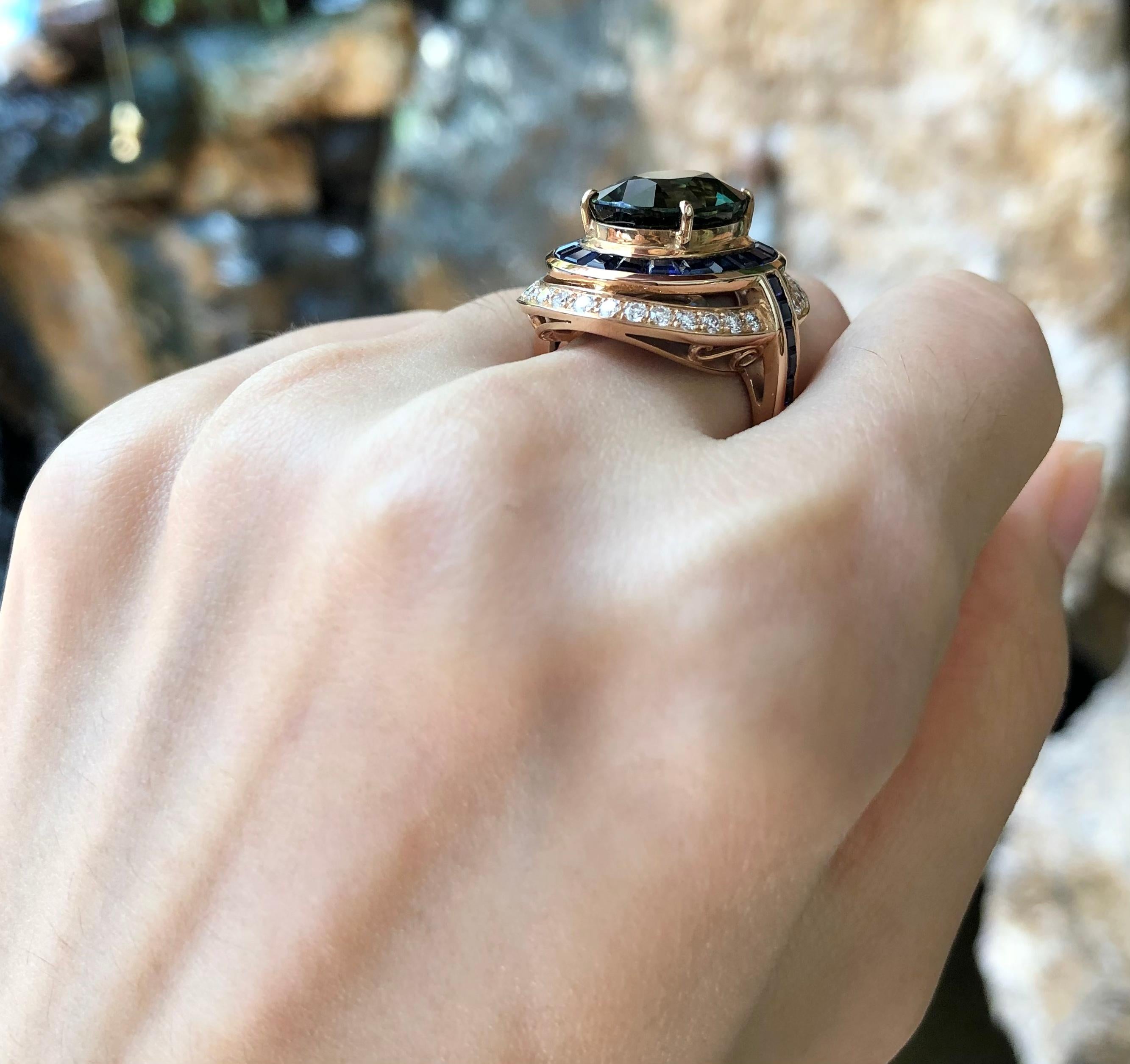 Mixed Cut Green Sapphire with Blue Sapphire and Diamond Ring Set in 18 Karat Rose Gold For Sale