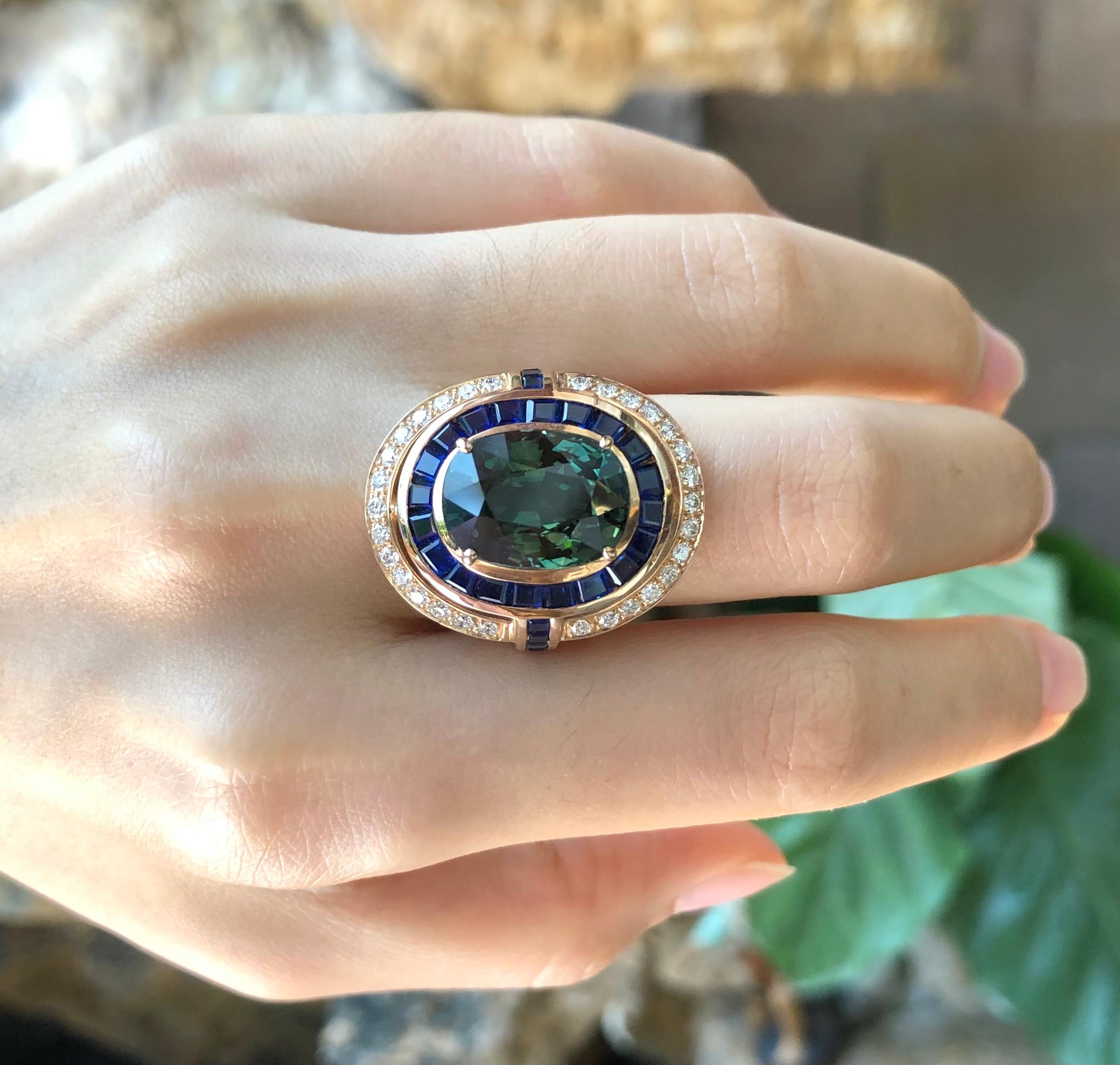 Women's Green Sapphire with Blue Sapphire and Diamond Ring Set in 18 Karat Rose Gold For Sale
