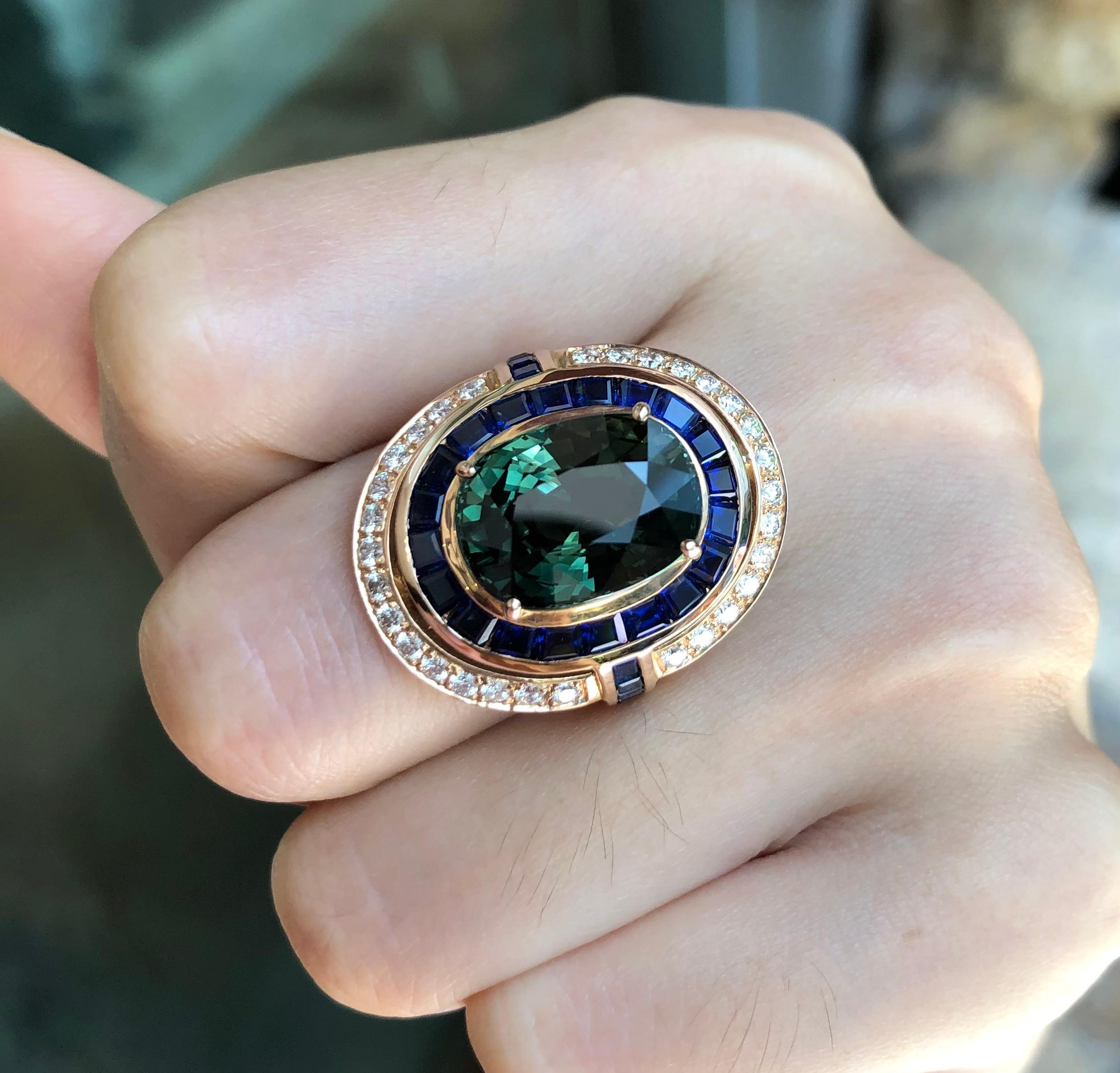 Green Sapphire with Blue Sapphire and Diamond Ring Set in 18 Karat Rose Gold For Sale 1