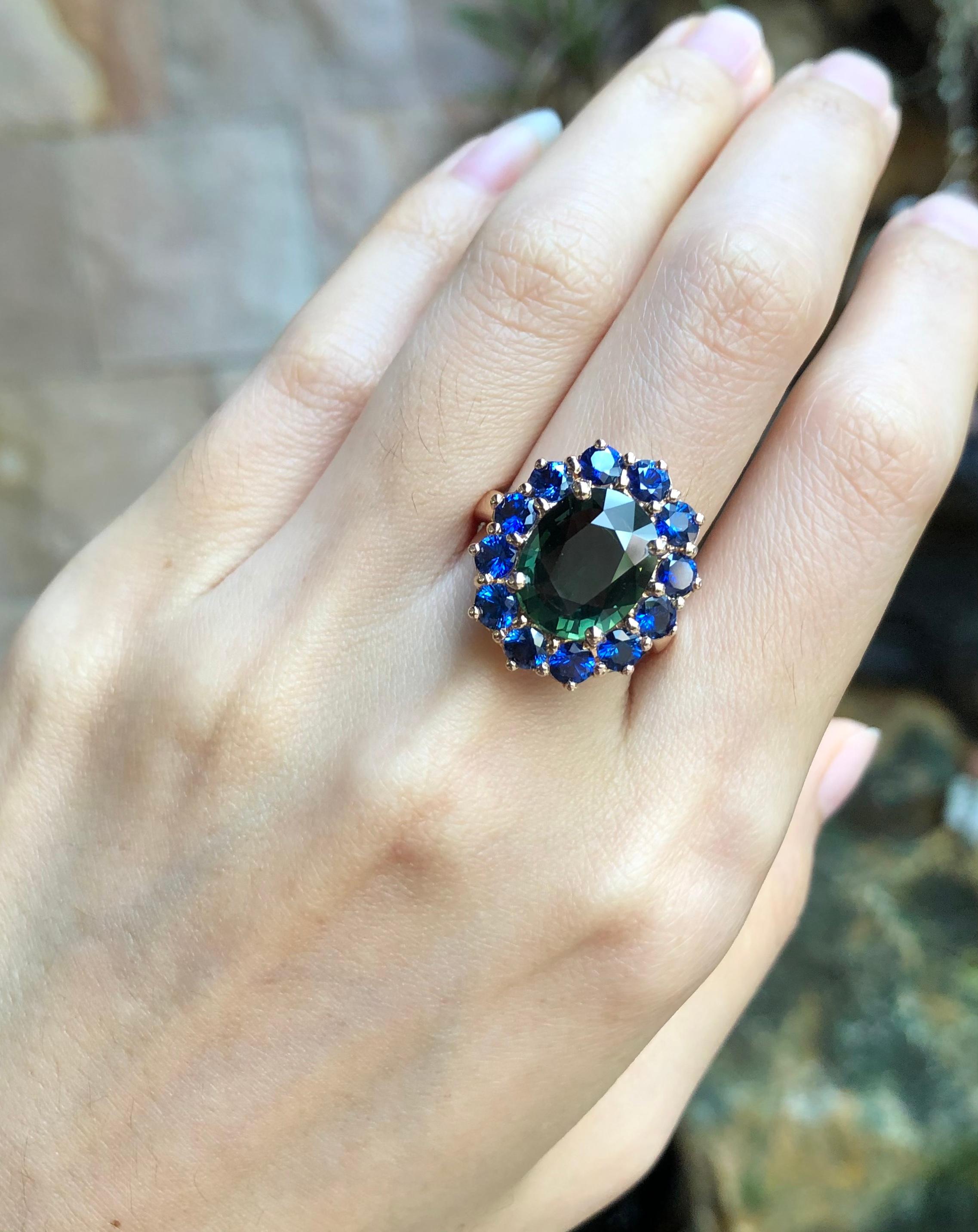 dark blue green sapphire