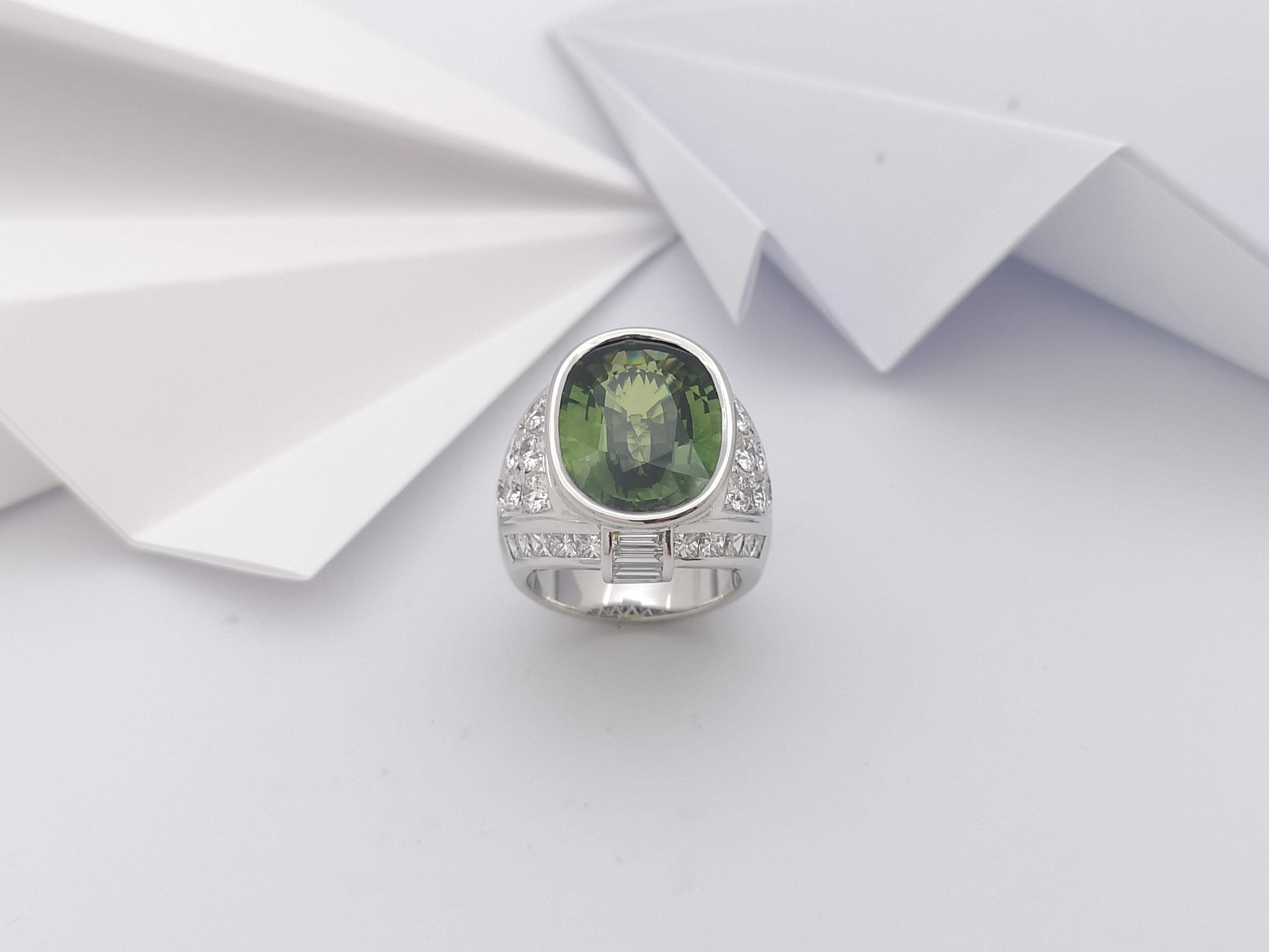 Green Sapphire with Diamond Ing Set in 18 Karat White Gold Settings For Sale 5