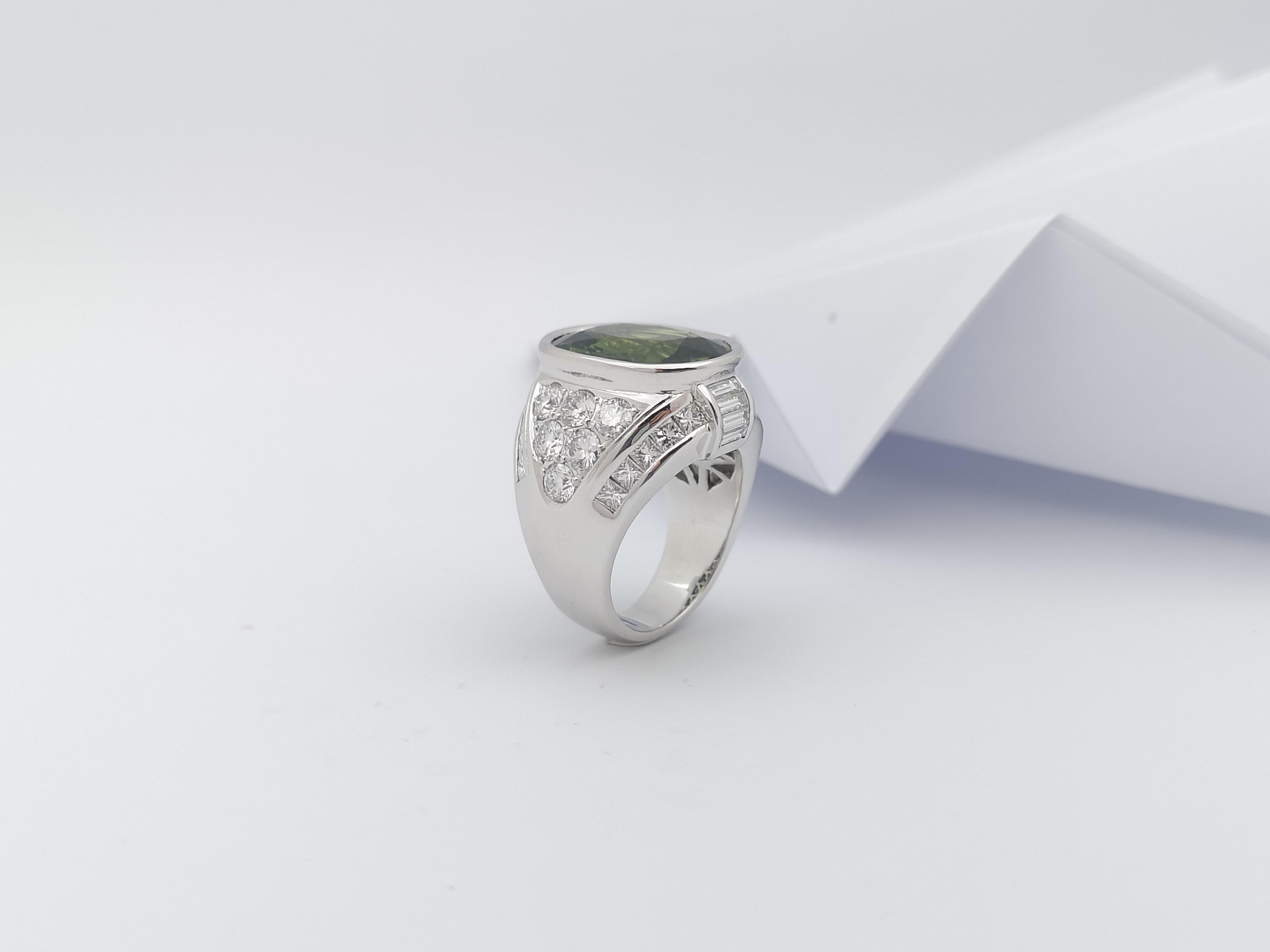 Green Sapphire with Diamond Ing Set in 18 Karat White Gold Settings For Sale 9