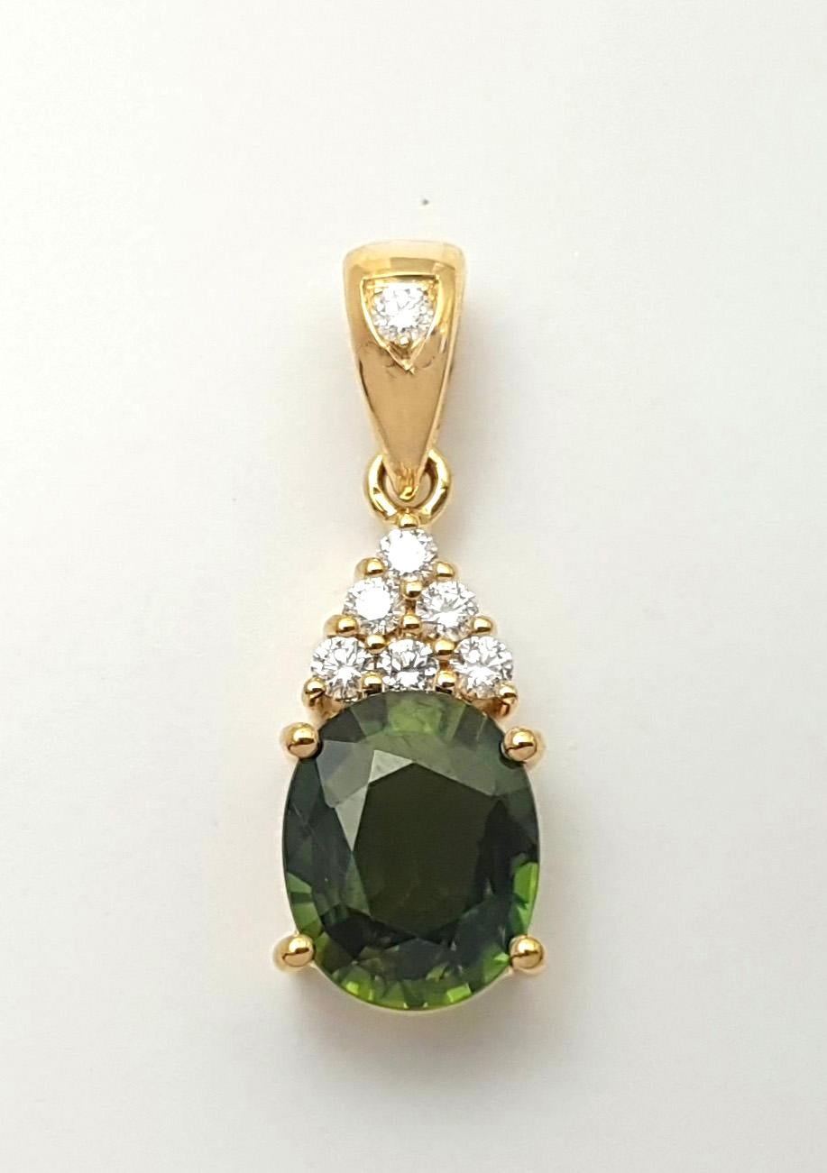 Grüner Saphir mit Diamant-Anhänger in 18 Karat Goldfassungen gefasst (Zeitgenössisch) im Angebot