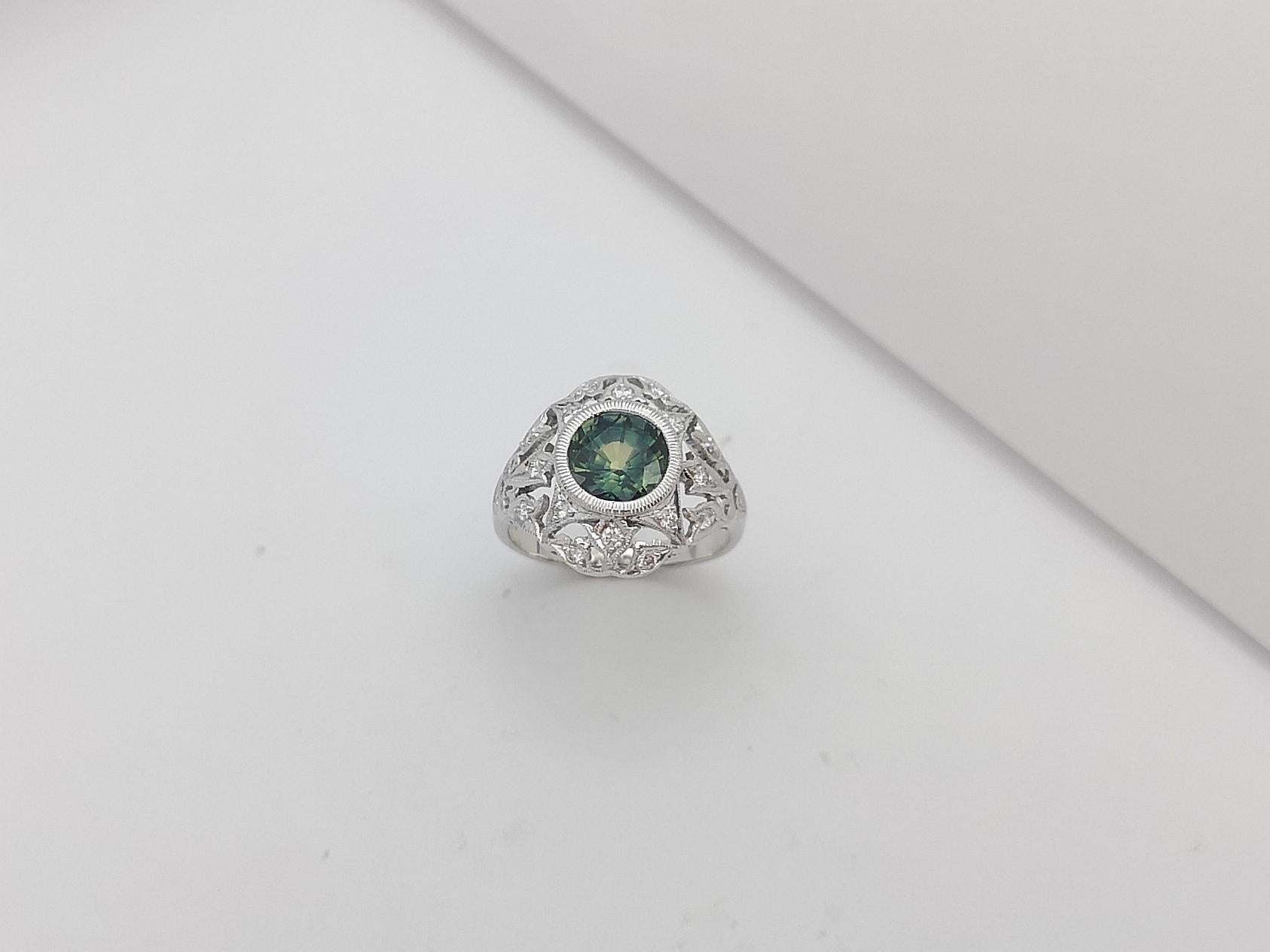 Green Sapphire with Diamond Ring Set in 18 Karat White Gold Settings For Sale 8