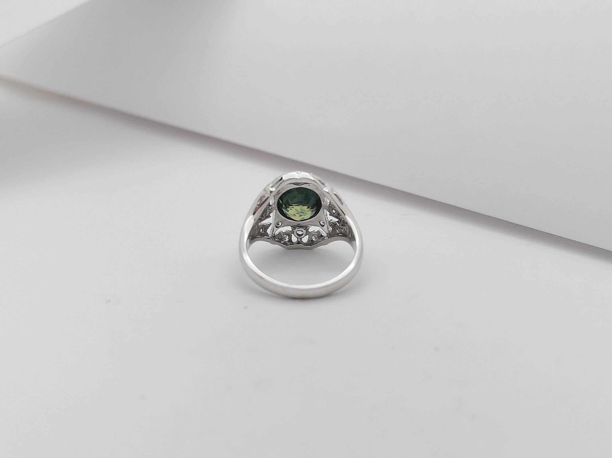 Green Sapphire with Diamond Ring Set in 18 Karat White Gold Settings For Sale 12
