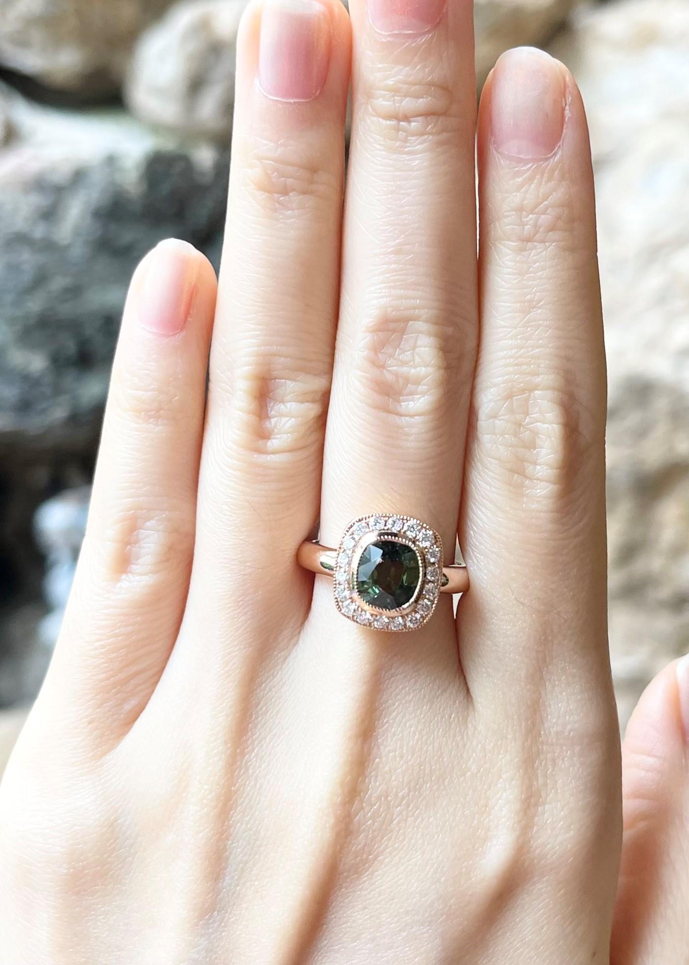 Women's Green Sapphire with Diamond Ring set in 18K Rose Gold Settings For Sale