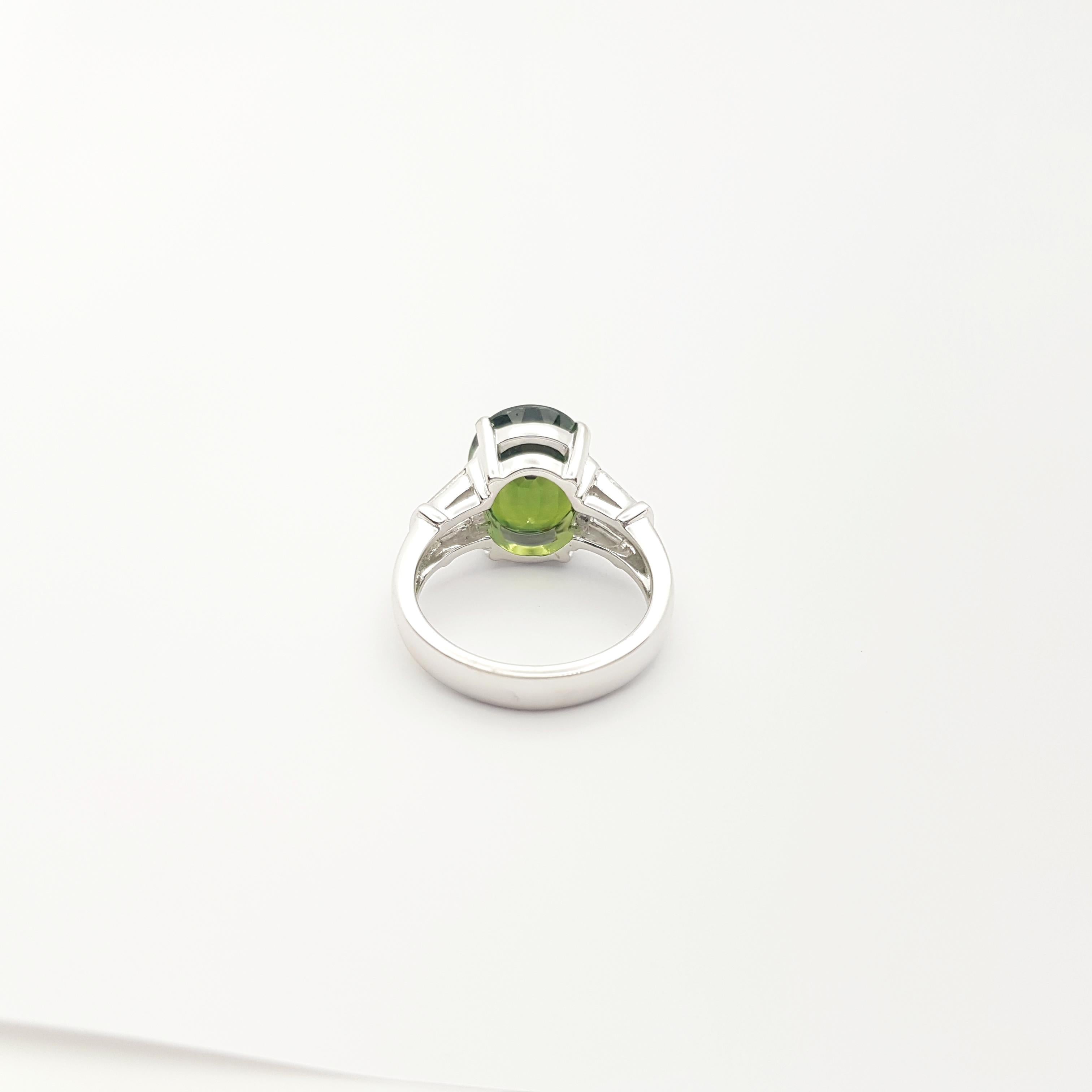 Green Sapphire with Diamond Ring set in Platinum 950 Settings For Sale 8