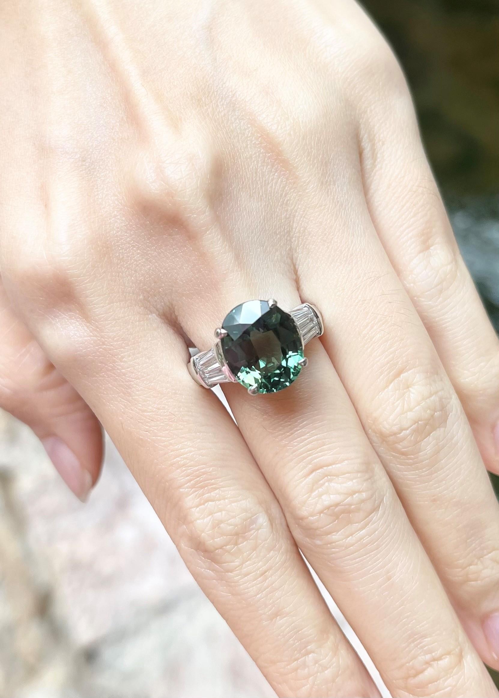 Women's Green Sapphire with Diamond Ring set in Platinum 950 Settings For Sale