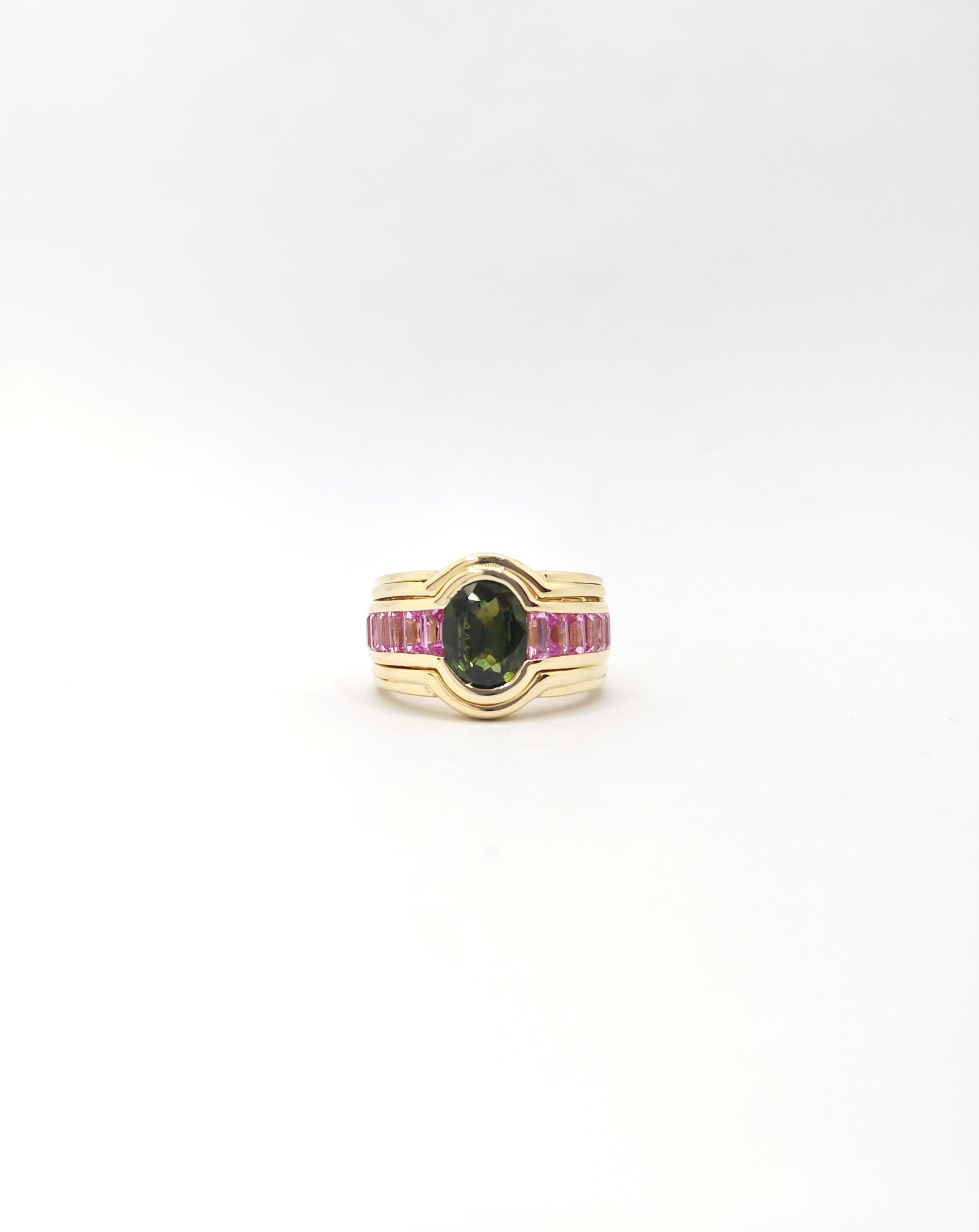 Green Sapphire with Pink Sapphire Ring set in 18K Gold Settings For Sale 4