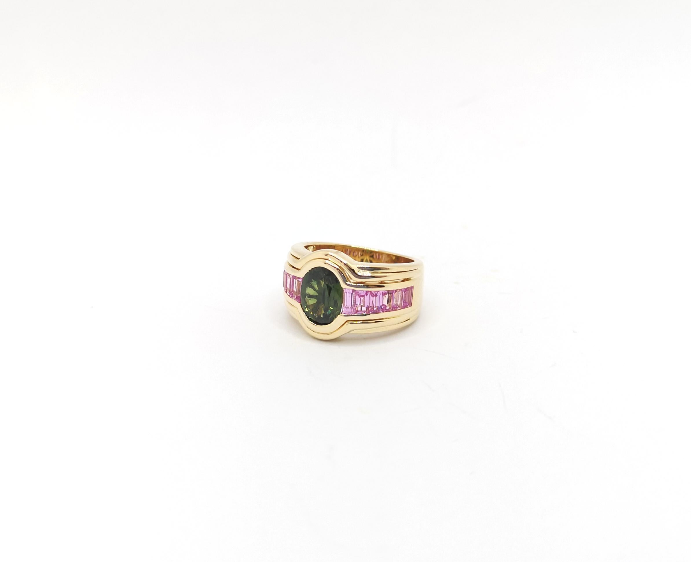 Green Sapphire with Pink Sapphire Ring set in 18K Gold Settings For Sale 5