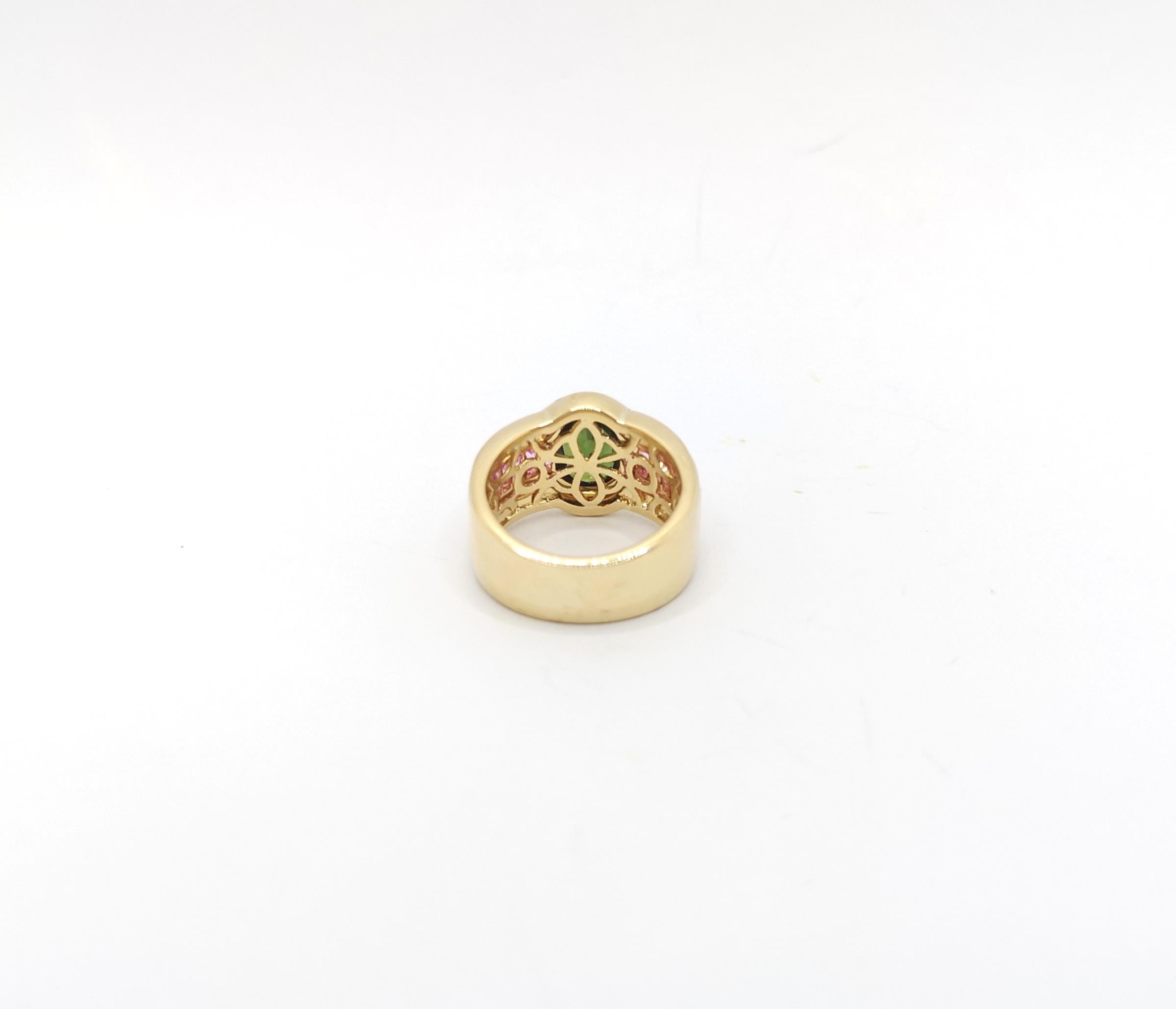 Green Sapphire with Pink Sapphire Ring set in 18K Gold Settings For Sale 6