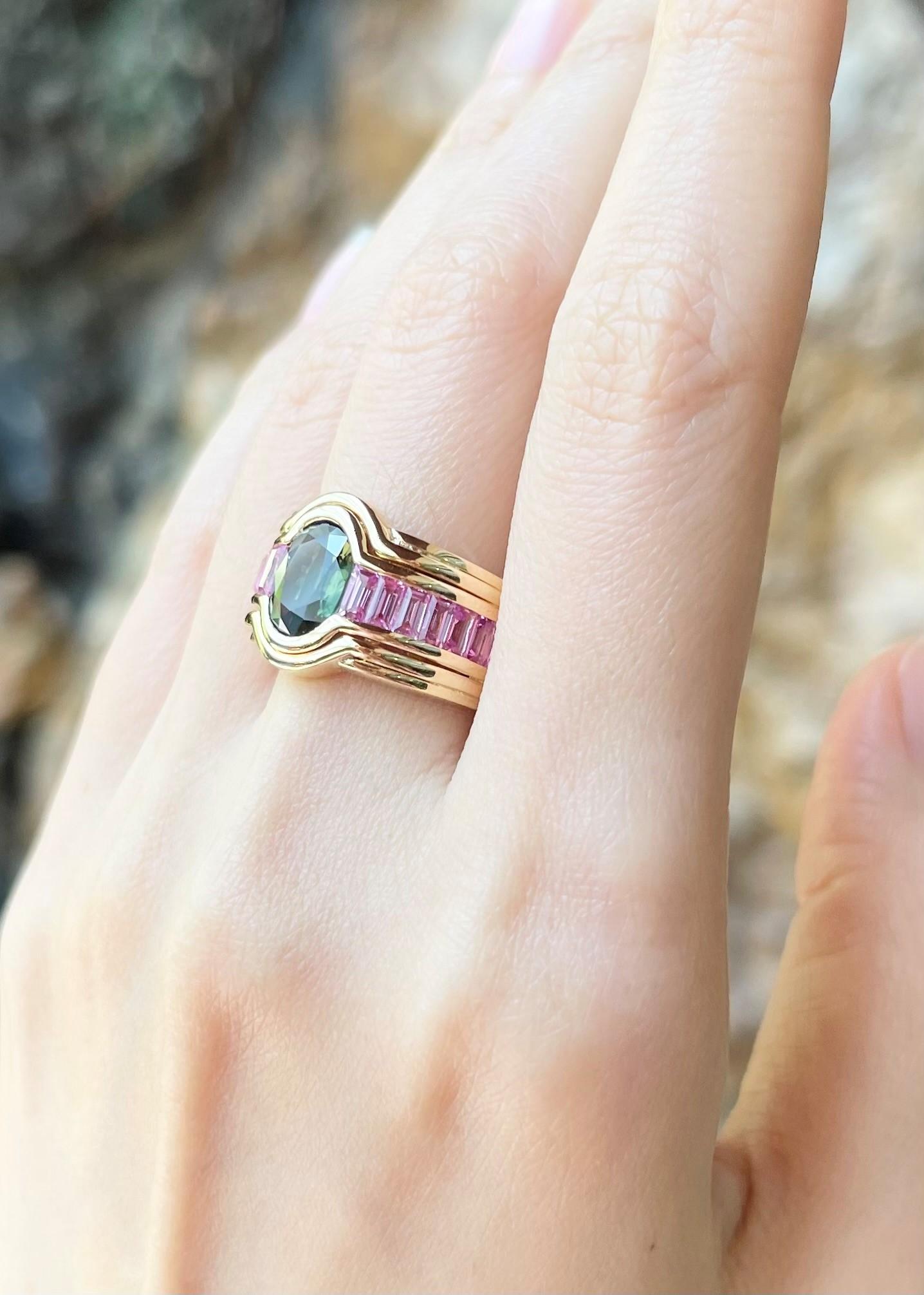 Mixed Cut Green Sapphire with Pink Sapphire Ring set in 18K Gold Settings For Sale