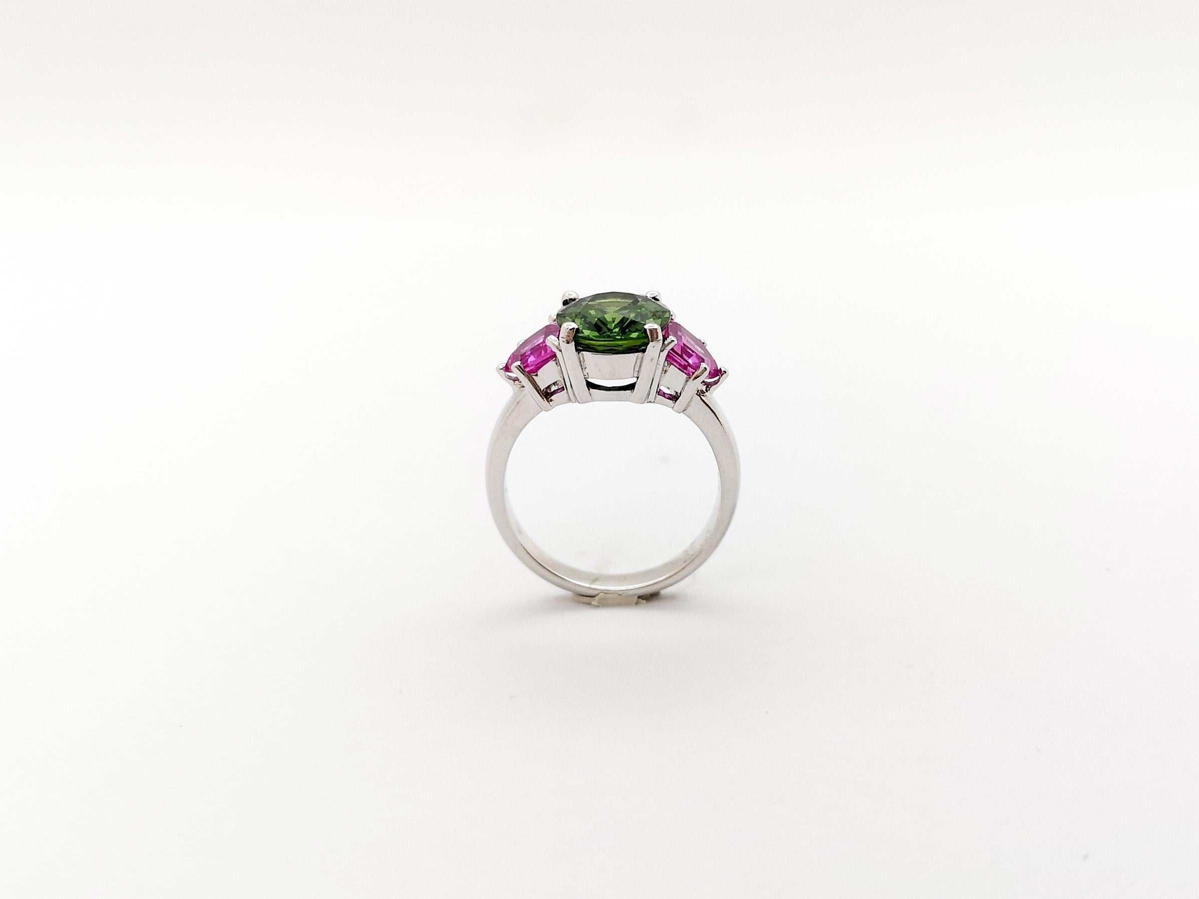 Green Sapphire with Pink Sapphire Ring set in 18K White Gold Settings  For Sale 6